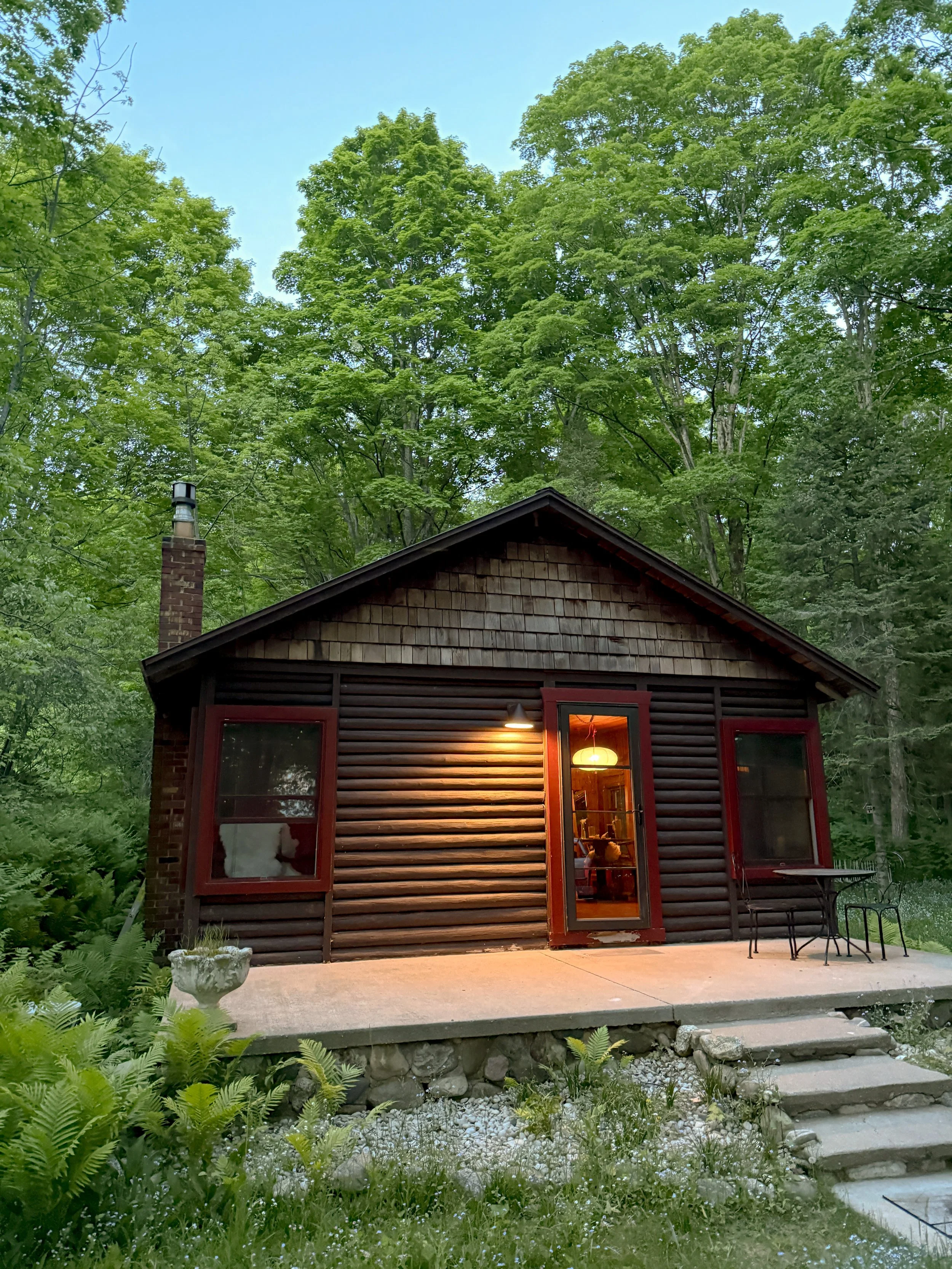 trilliumwoods-cabin.jpg