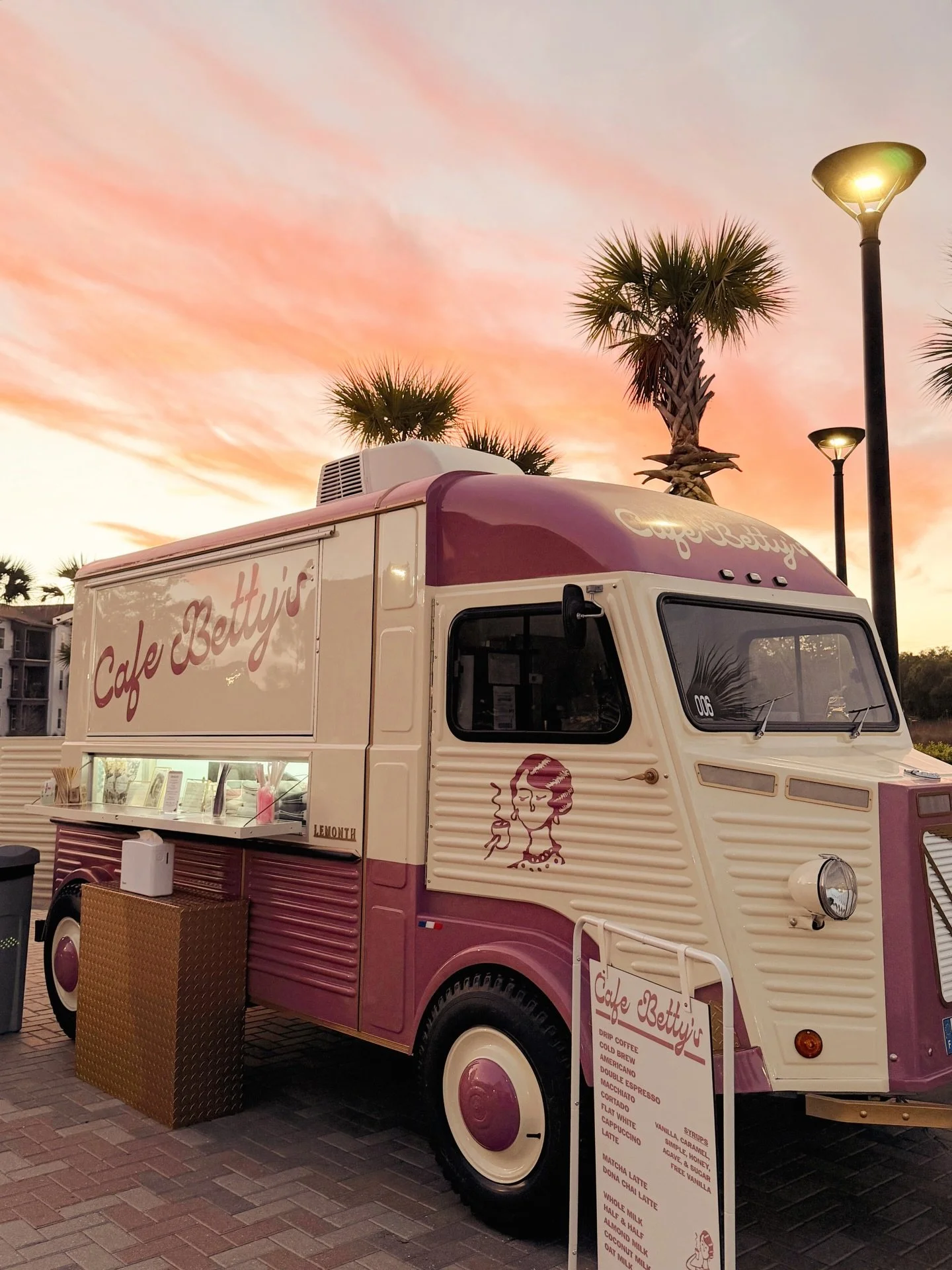 4 am wake ups are worth it if these are the views 💕