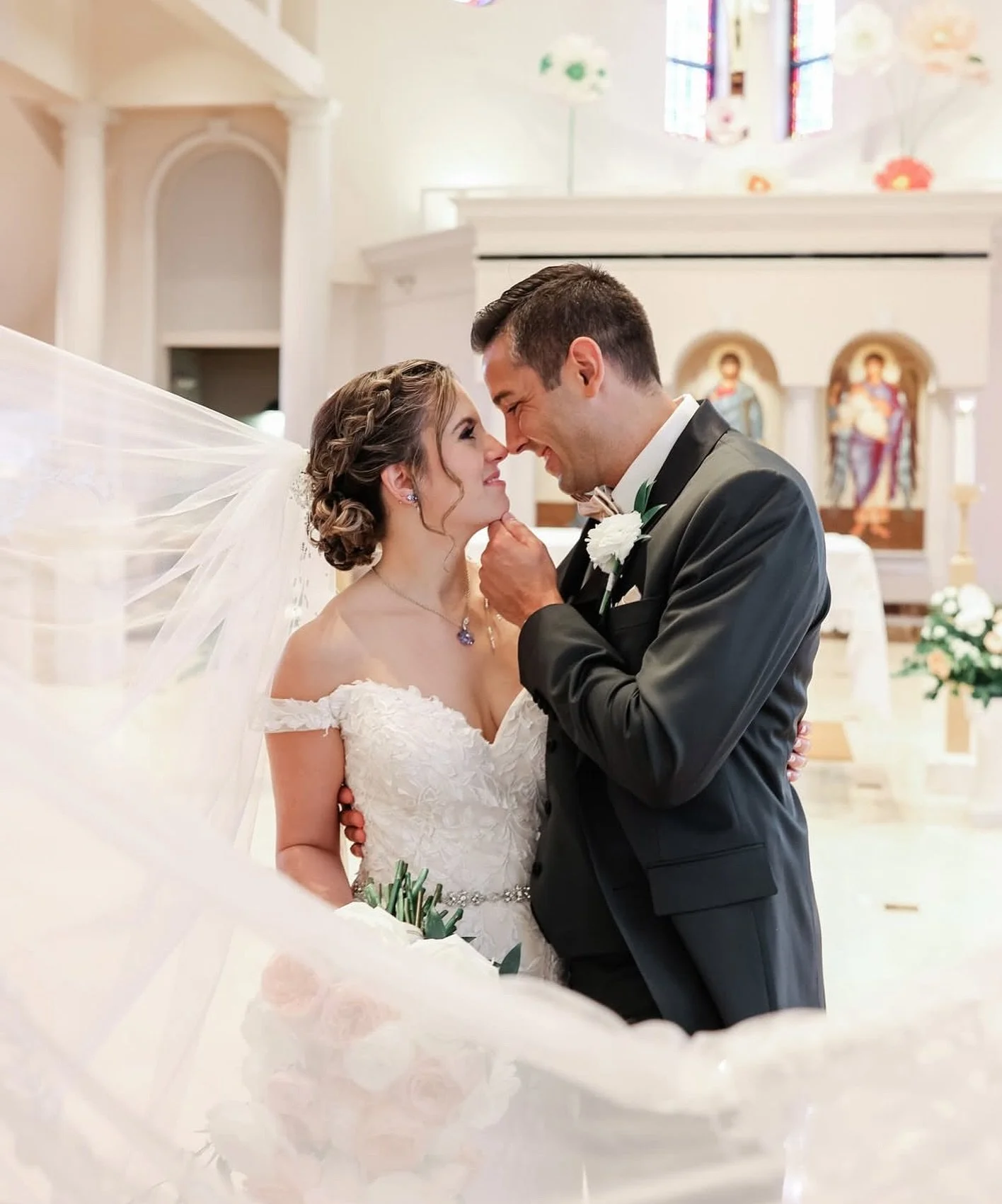 A moment that says it all 🤍

Vendors:
Planning &amp; Florals | @bustleandbloomweddings Venue /@straphstpete &amp;@marriottwaterstreet
DJ I @todico
Photography |@lifelongphotographystudio
Cake |@caramelsbakery
Rentals /@flowerwallsoftampa
Videography