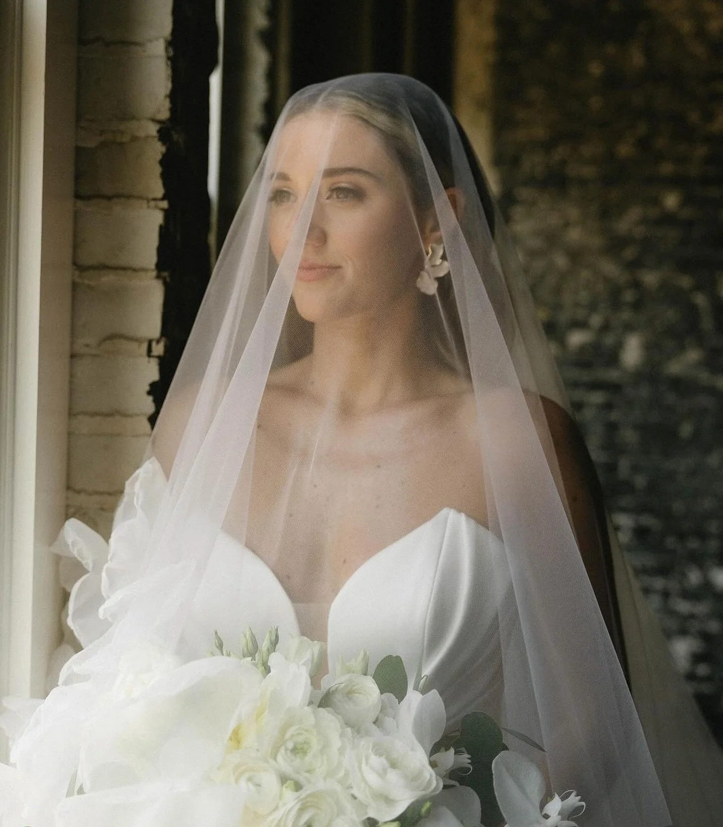 Exquisite. Elegant. Ethereal. 
-Alyssa 🤍

Venue: @oxfordexchange 
Photo: @createdfour 
Hair and Makeup: Geimy+ Martyna @glam_to_be