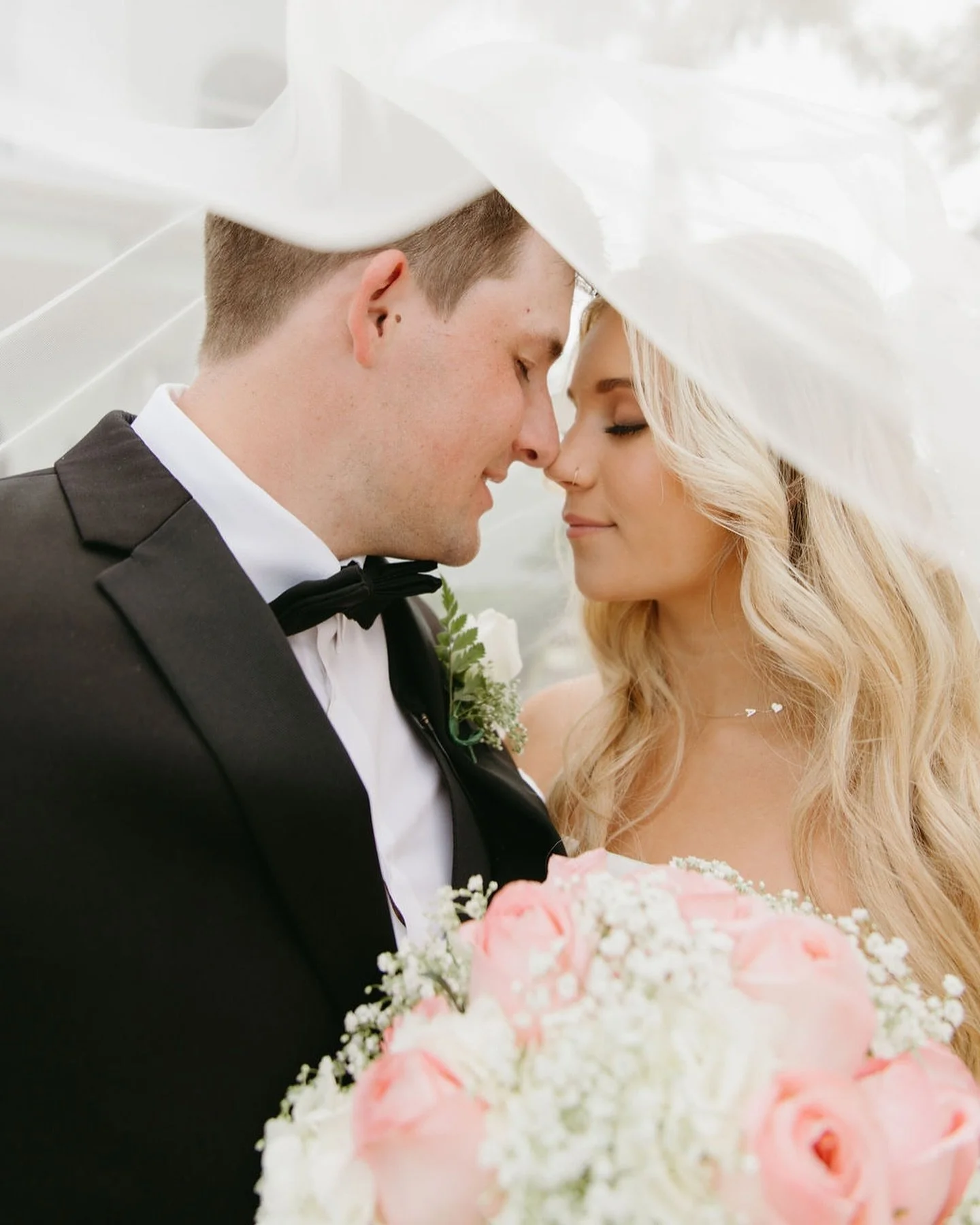 Congratulations to newlyweds Reece + Mark ✨
 

Reece looking stunning !! 

Hair and Makeup: Tasha and Elwira @glam_to_be 
Venue: @harborsidechapel 
Photo: @themckinleymade 
Cake: @sweetclementinecm 
Catering: @goodtampafood 

#bride #bridetobe #featu