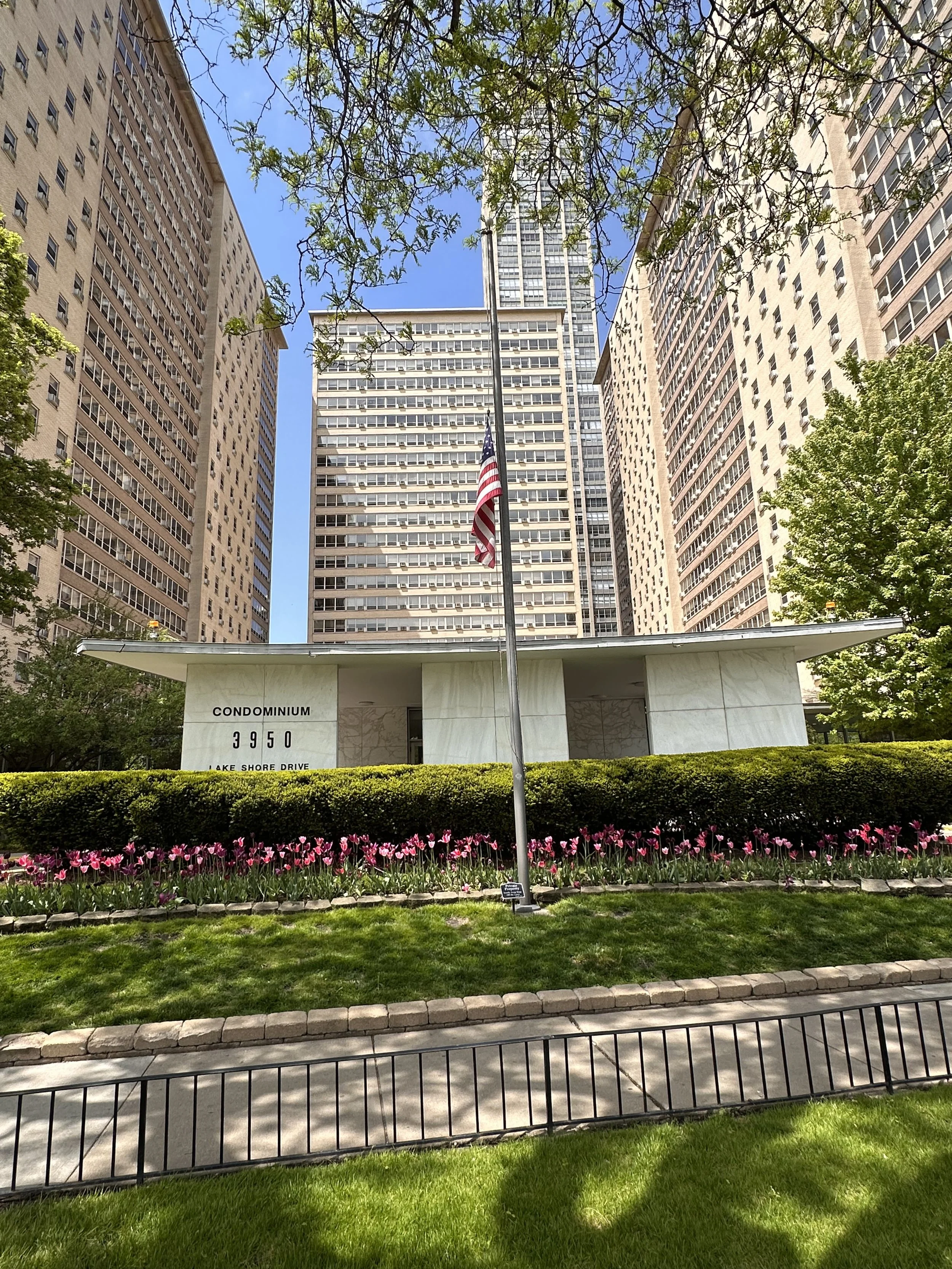 external view of 3950 N. Lake Shore Drive Chicago.jpg