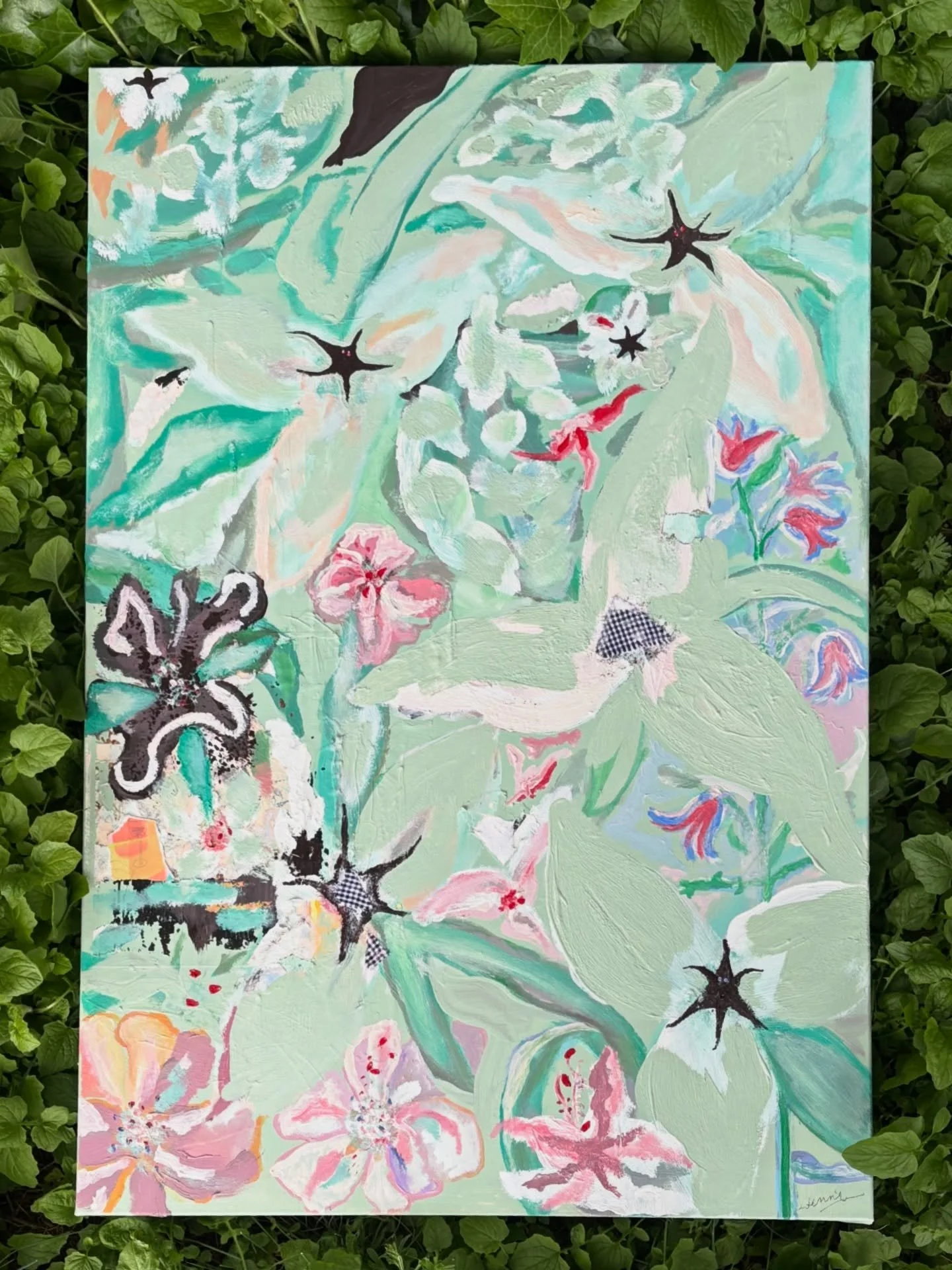 playing trilliums!!! ★

lots of layered acrylic + collage of old doodles + scrap fabric