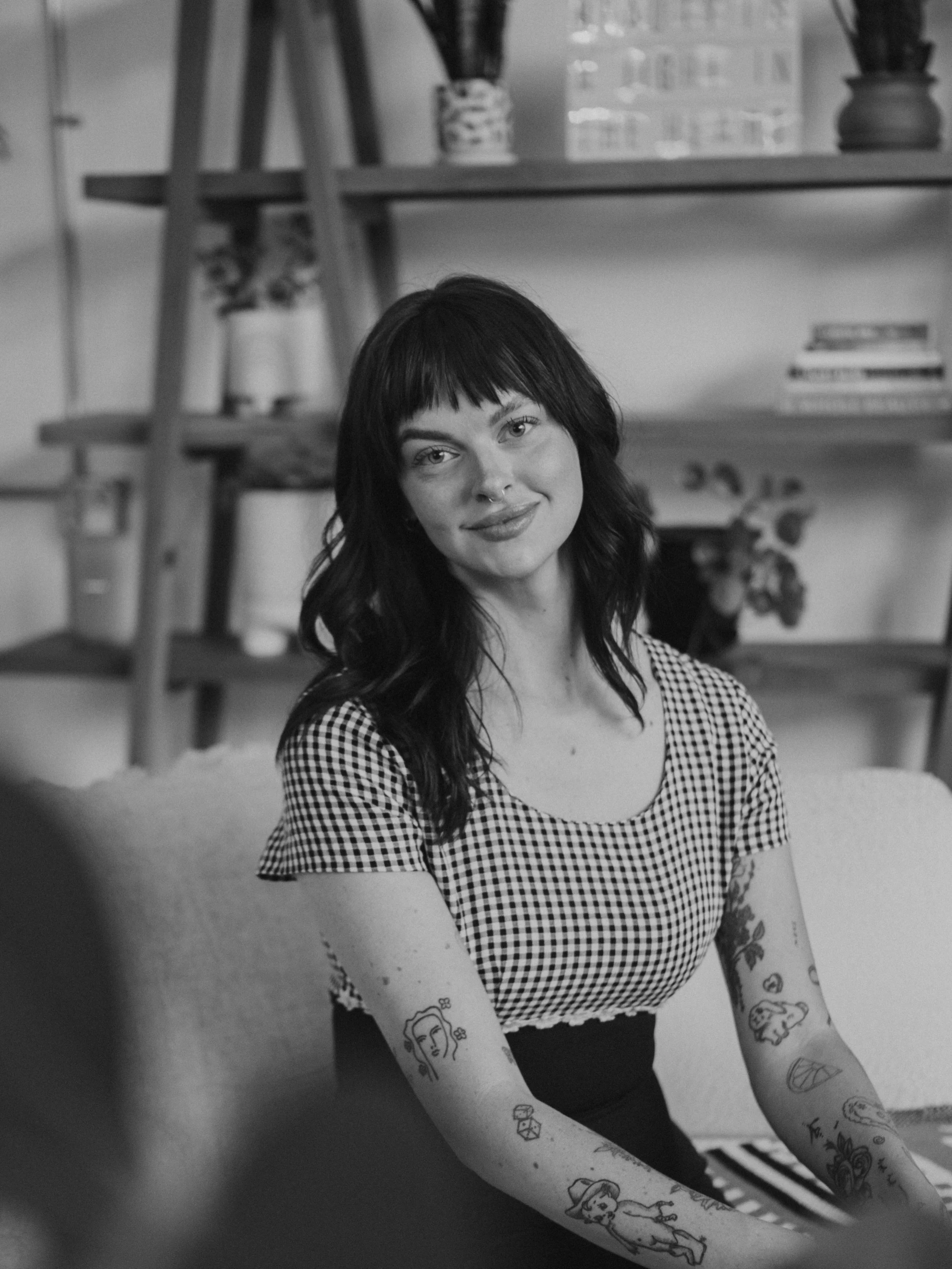 i&rsquo;m jenni ✷ welcome to under-bloom artistry 

a place where makeup becomes less about transformation and more about remembrance.
when you book a lesson with me my hope is to gift you the remembrance of play.
of wonder.
of the person beneath the