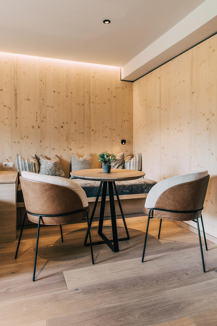 schwaigerhof_fichtensuite_stranger_innenarchitektur.webp