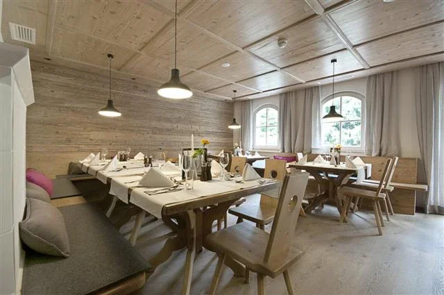 hagleitner-innenarchitektur-stranger-restaurant.webp