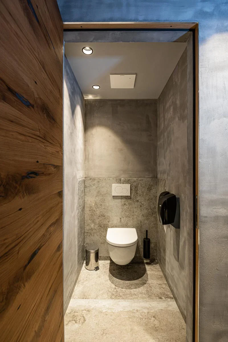 stegerbraeu-wc1-innenarchitektur-stranger.webp