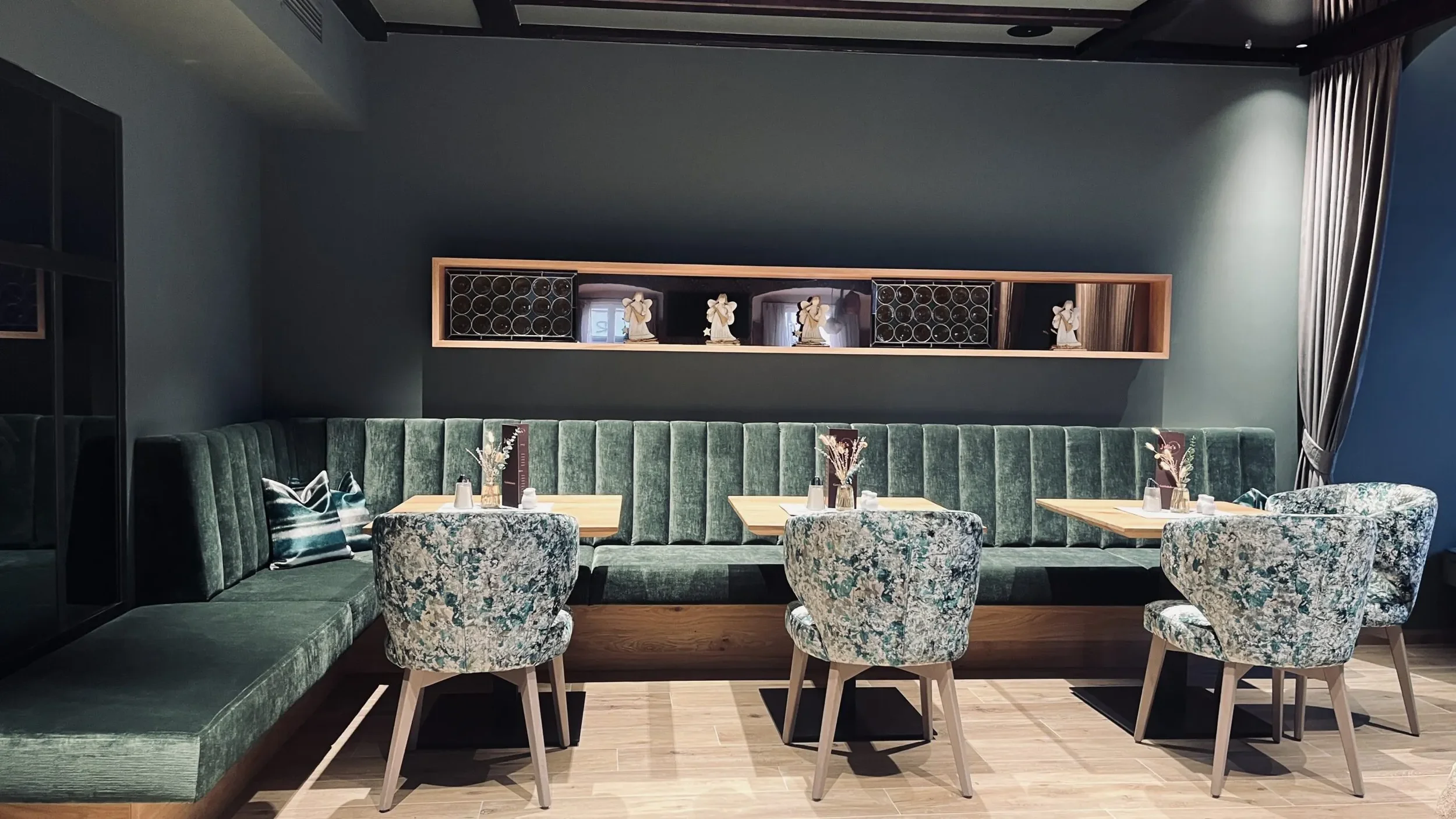 julies-stegerbrau-cafe_2106-scaled.webp