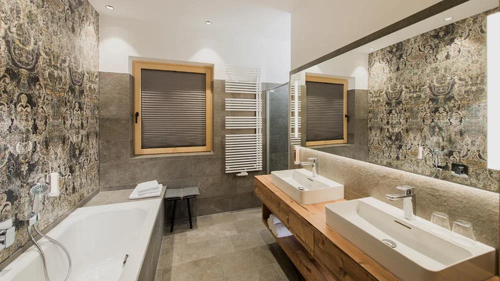 hoteladlerzimmer-stranger-innenarchitektur.webp