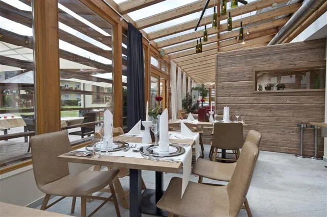 hagleitner-innenarchitektur-stranger-restaurant-2.webp