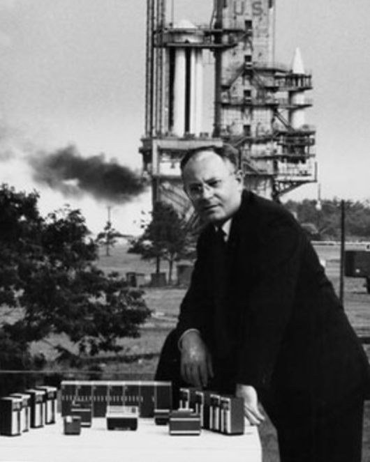 Helmut Hoelzer