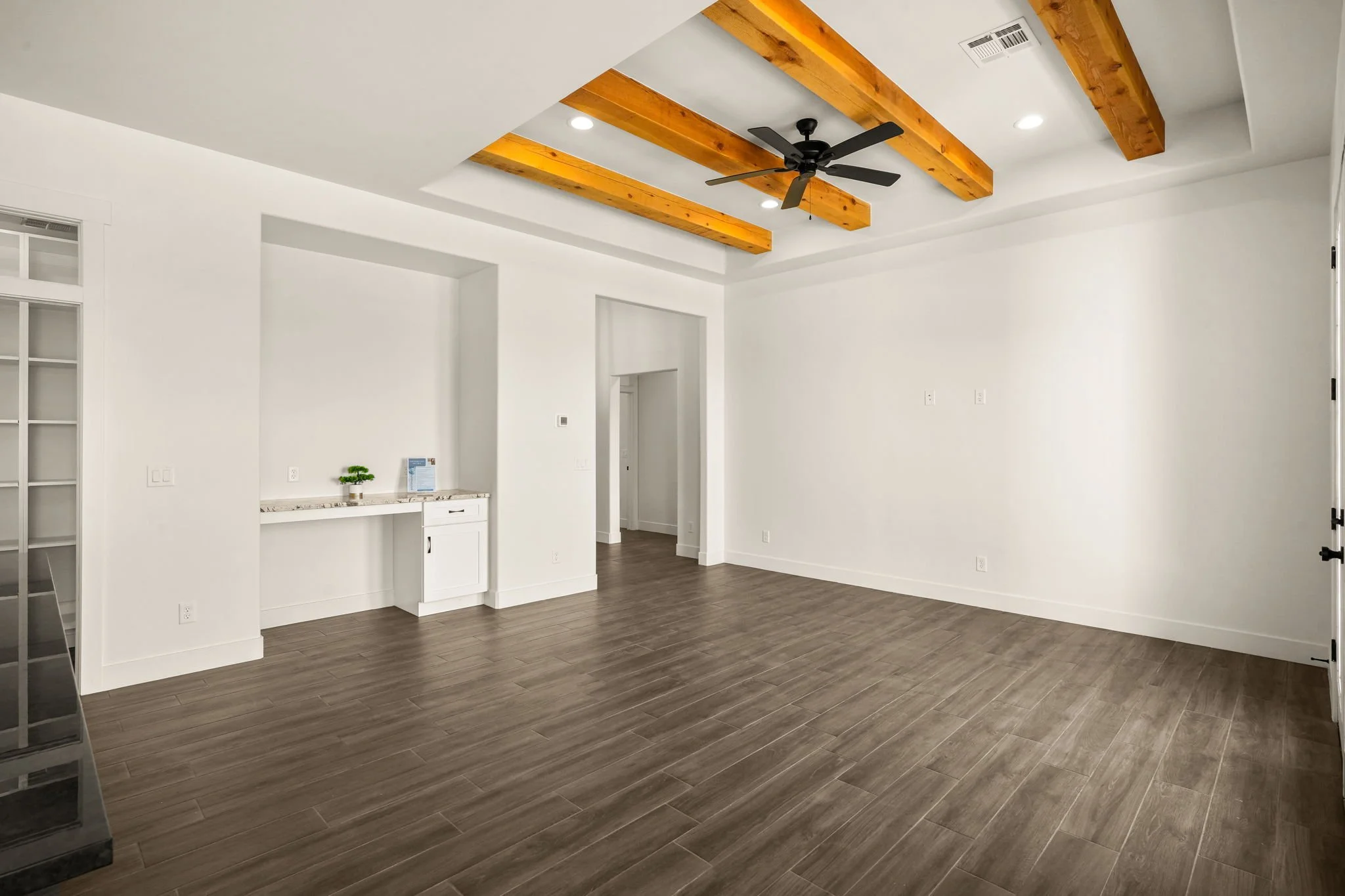 4025 Boardwalk Rd-12.jpg