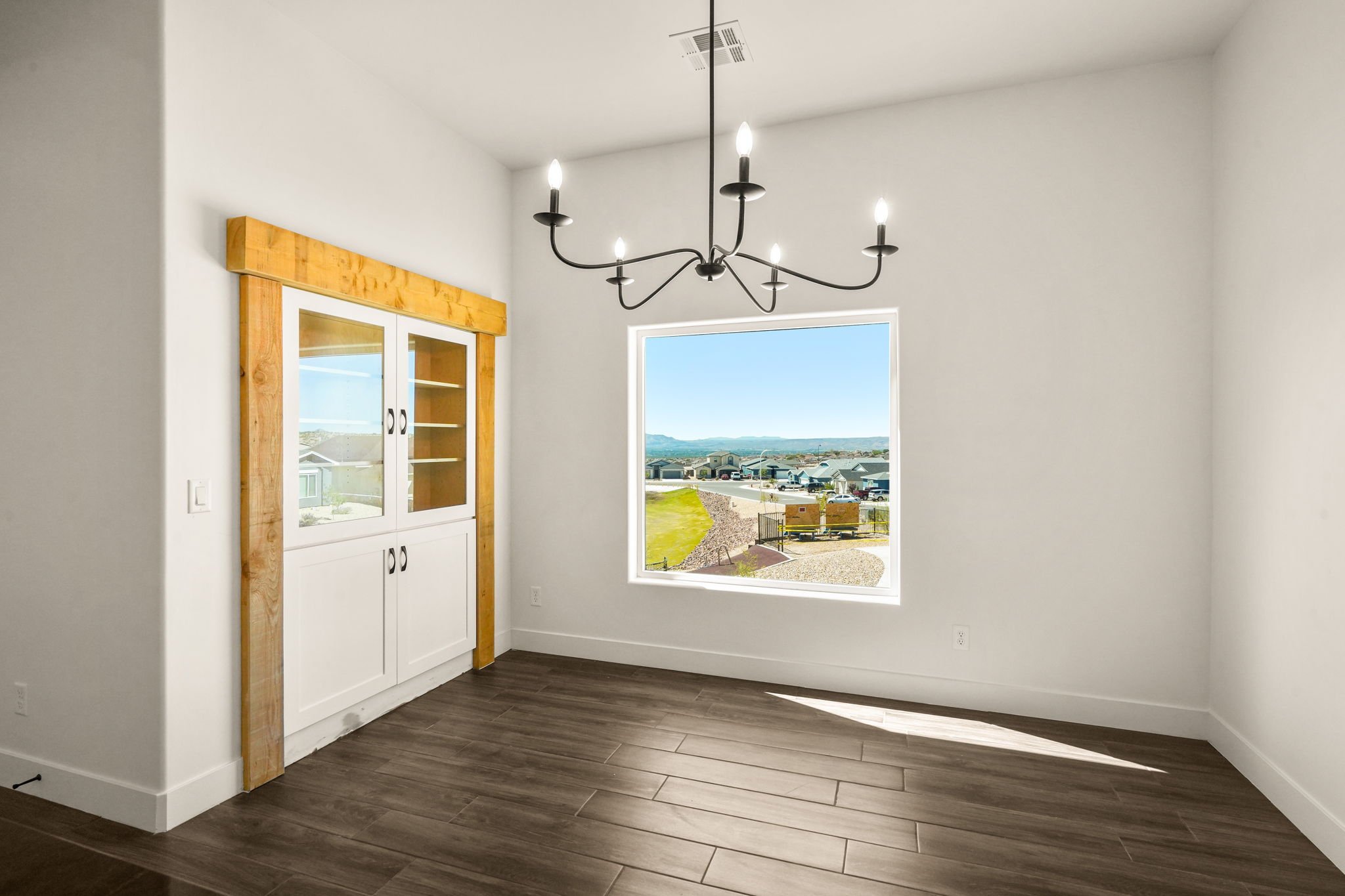 4025 Boardwalk Rd-15.jpg