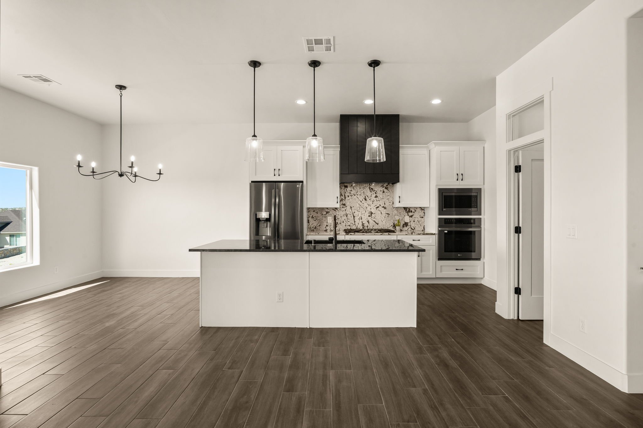 4025 Boardwalk Rd-9.jpg