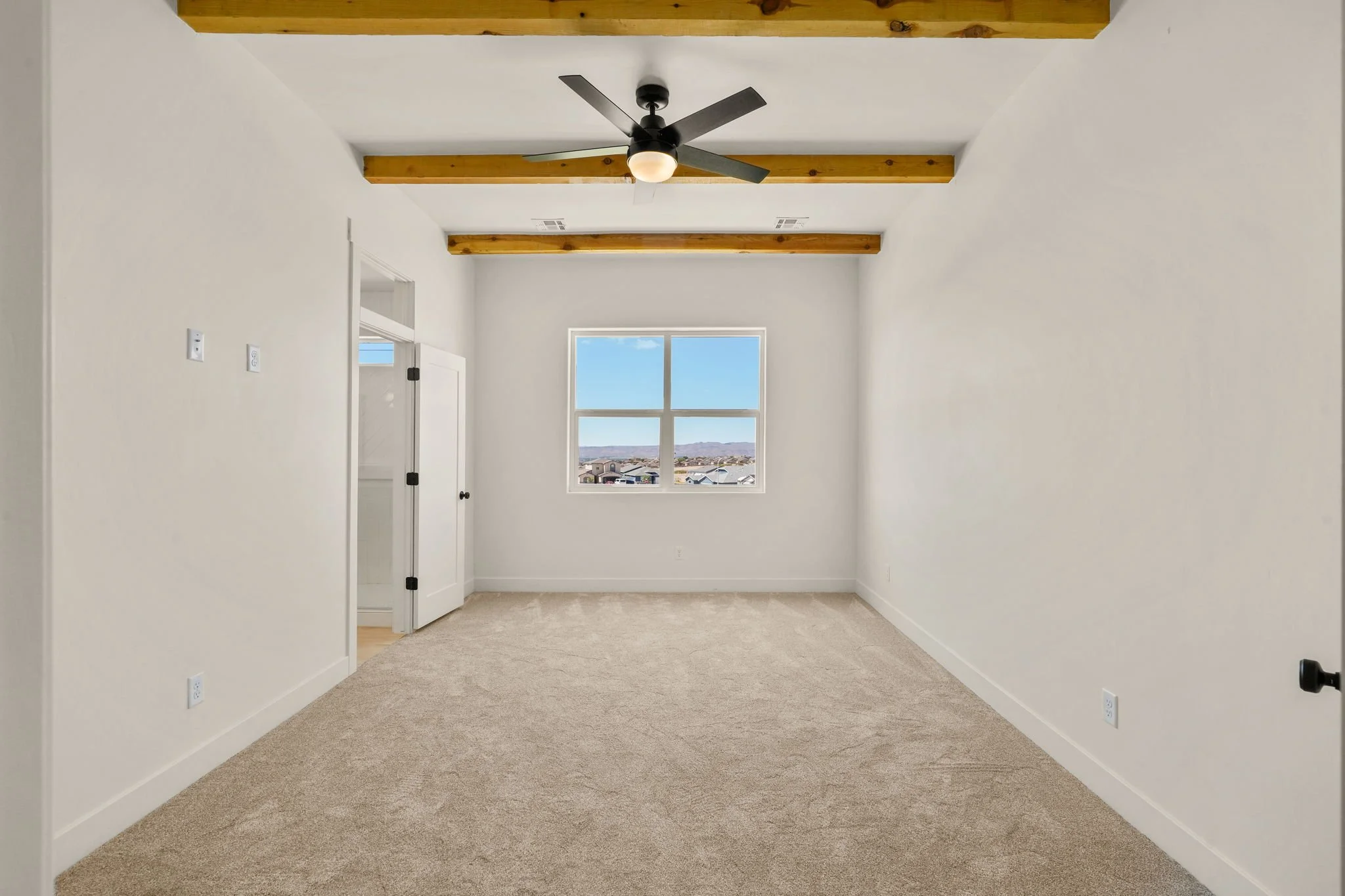 4021 Boardwalk Rd-25.jpg