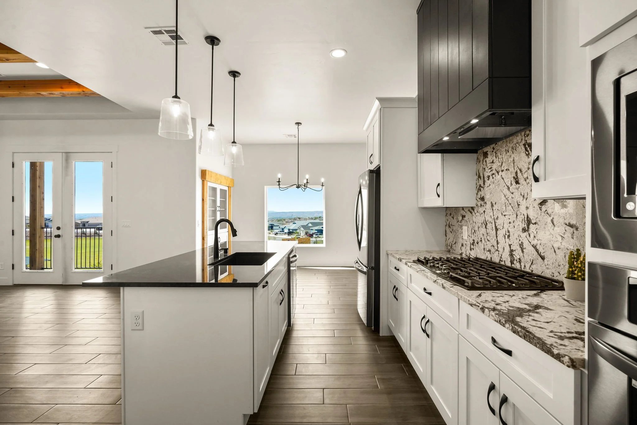 4025 Boardwalk Rd-20.jpg