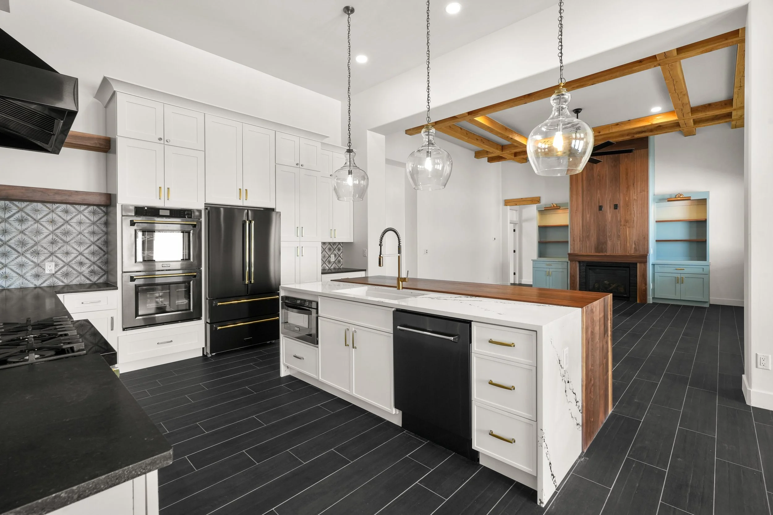 3231 Cerro Ct-23.jpg