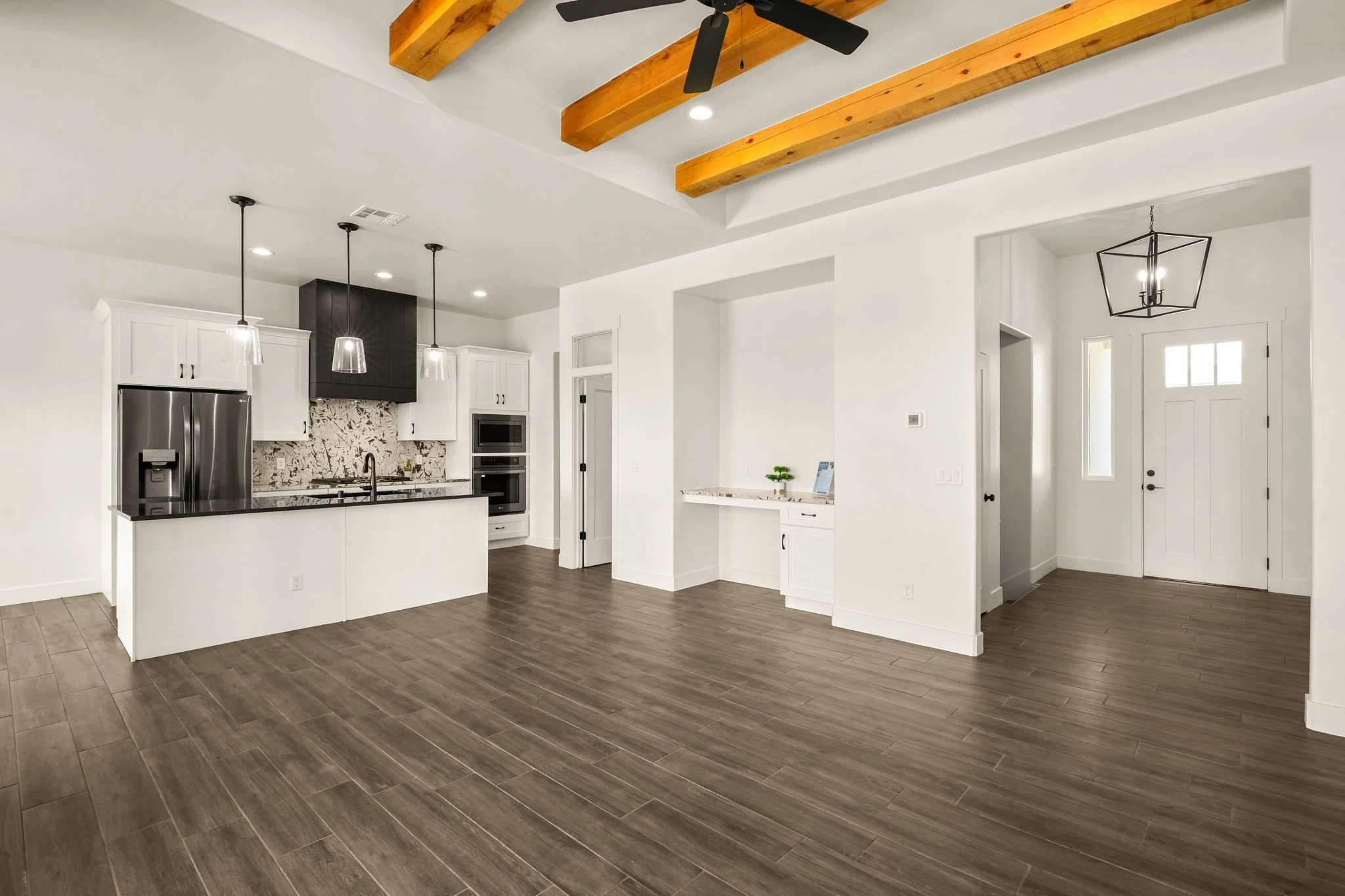 4025 Boardwalk Rd-10.jpg