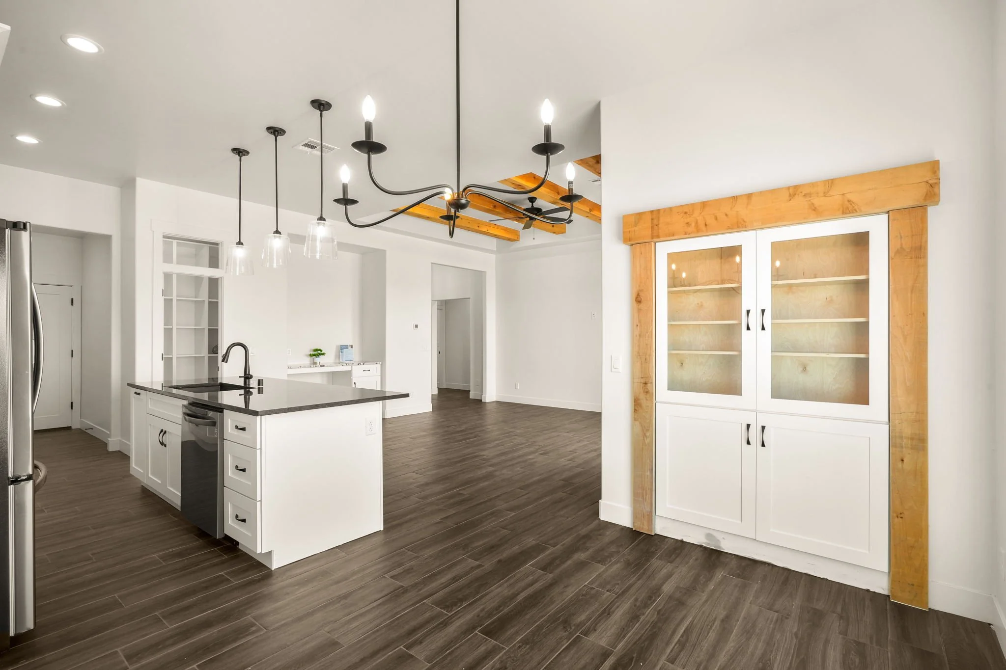 4025 Boardwalk Rd-16.jpg