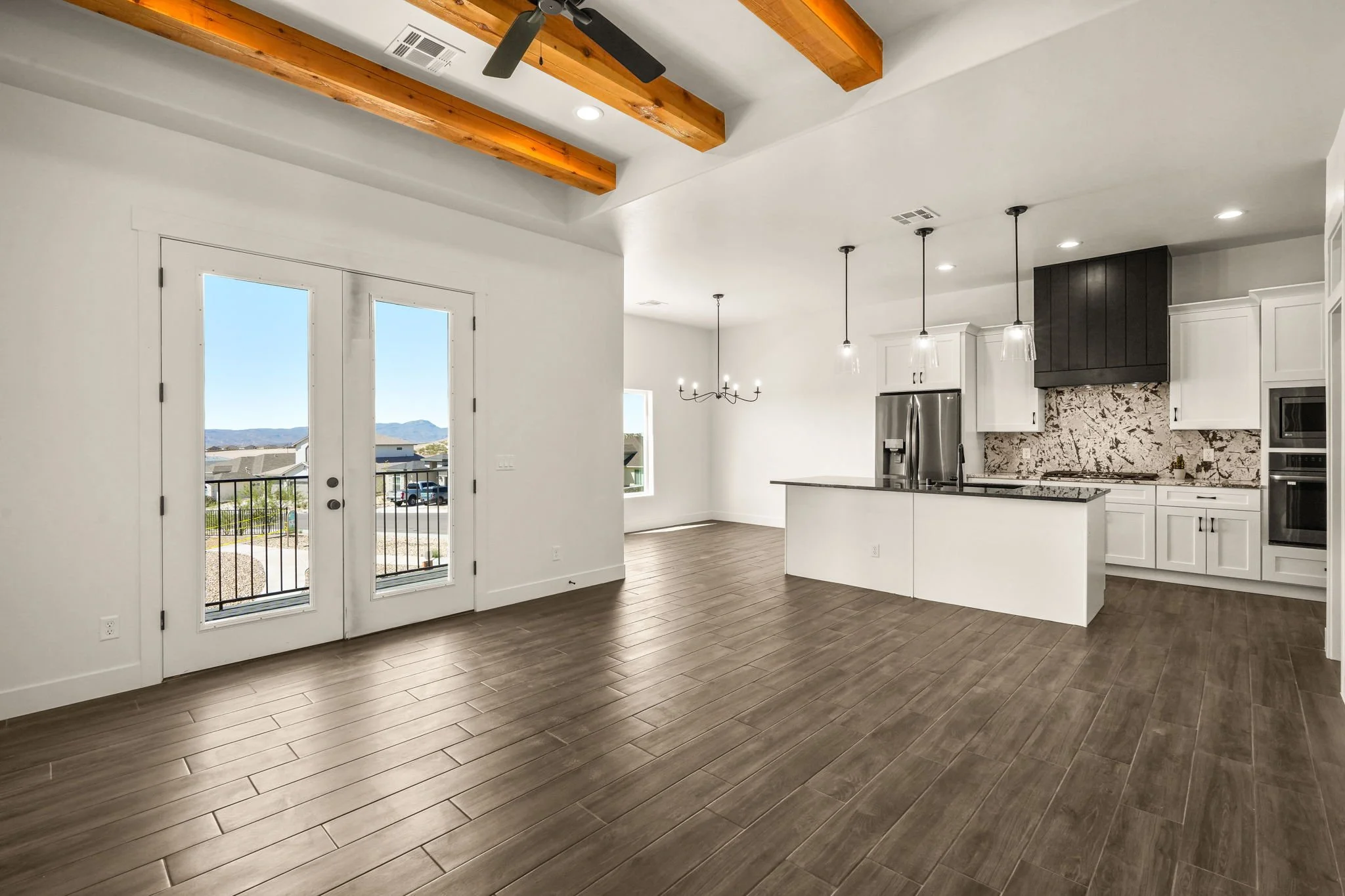 4025 Boardwalk Rd-8.jpg