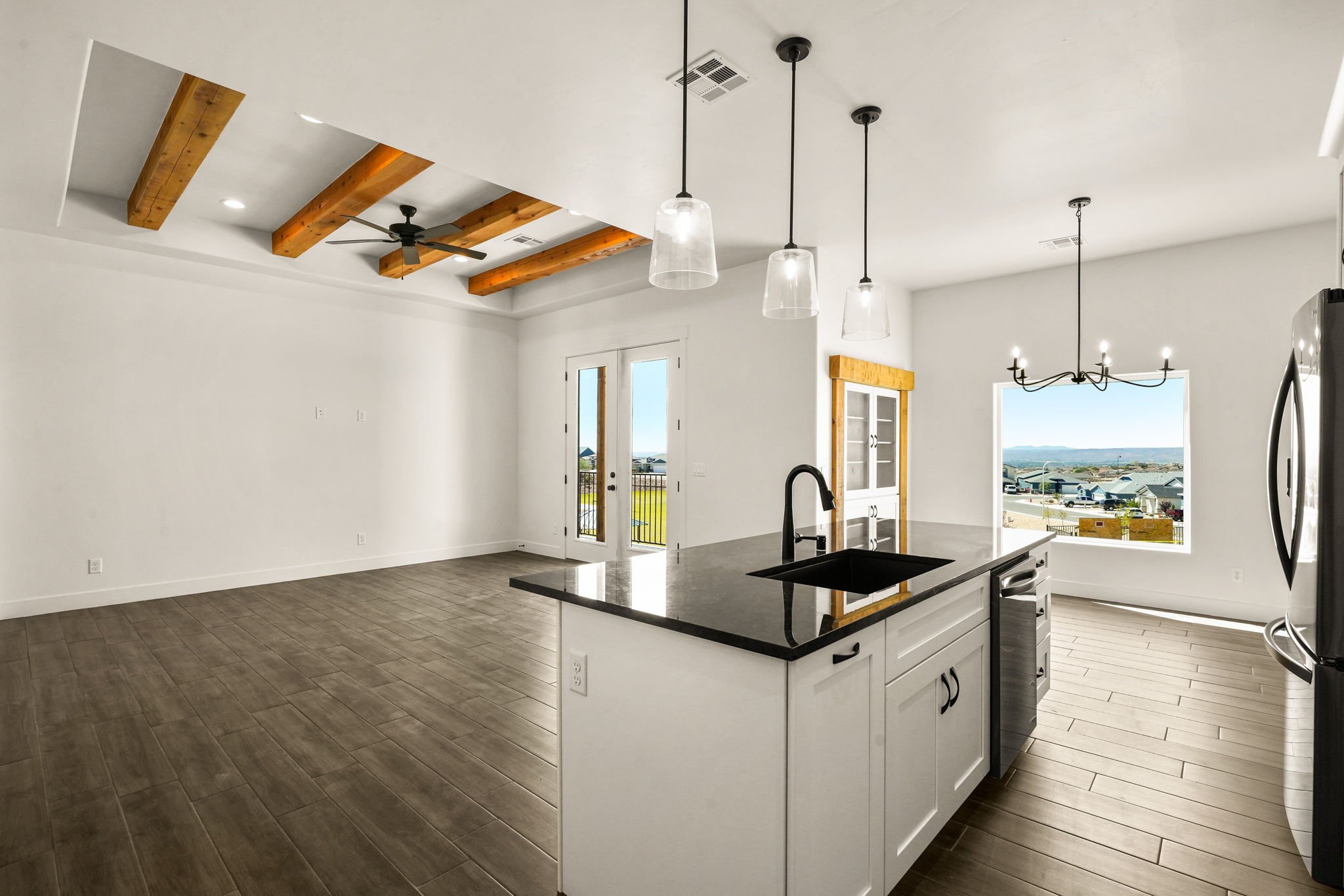 4025 Boardwalk Rd-19.jpg