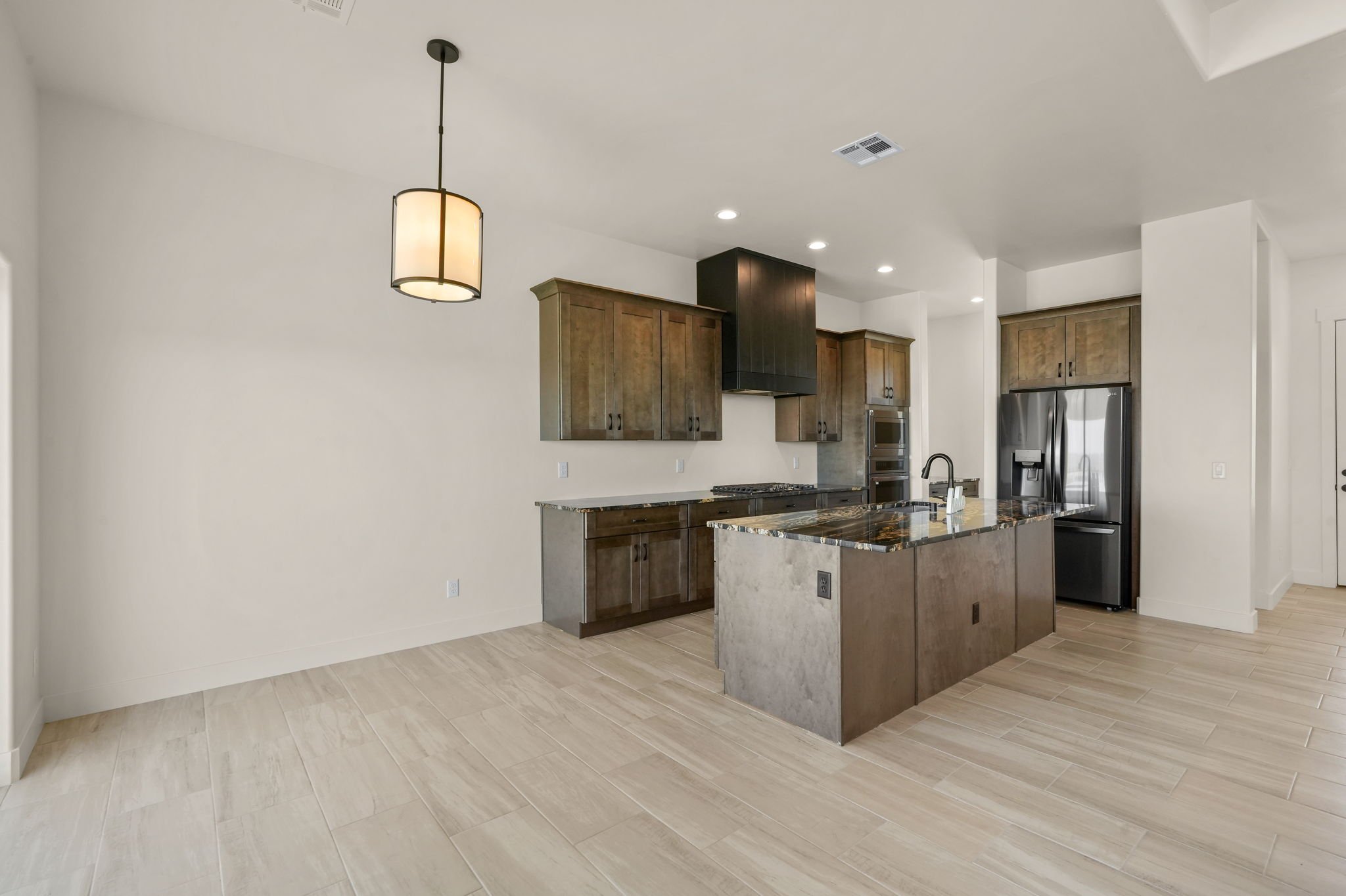 4021 Boardwalk Rd-15.jpg