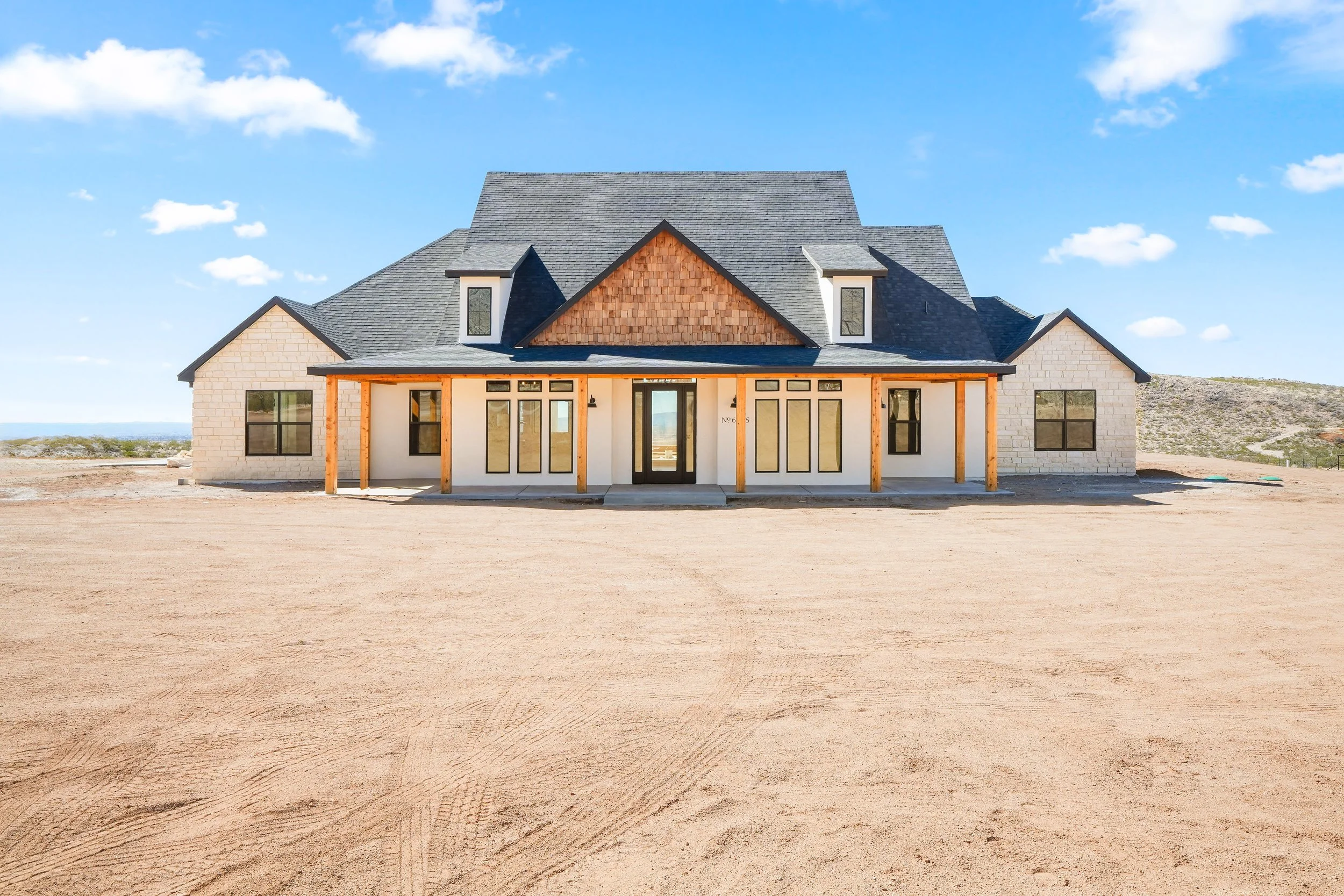 6625 Country Rd-1.JPG