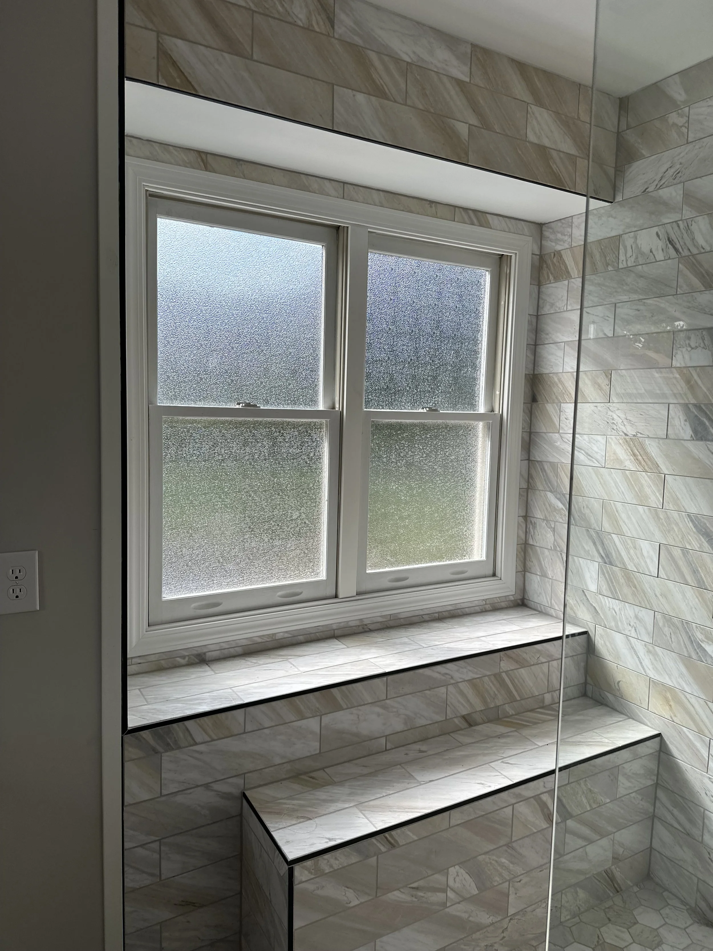 seaytiledbathroomwallshowerghi .jpeg