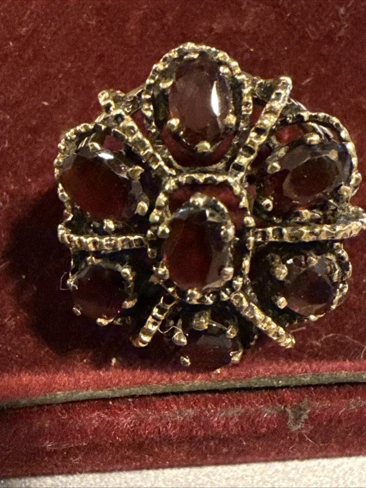 garnet_ring_2.webp