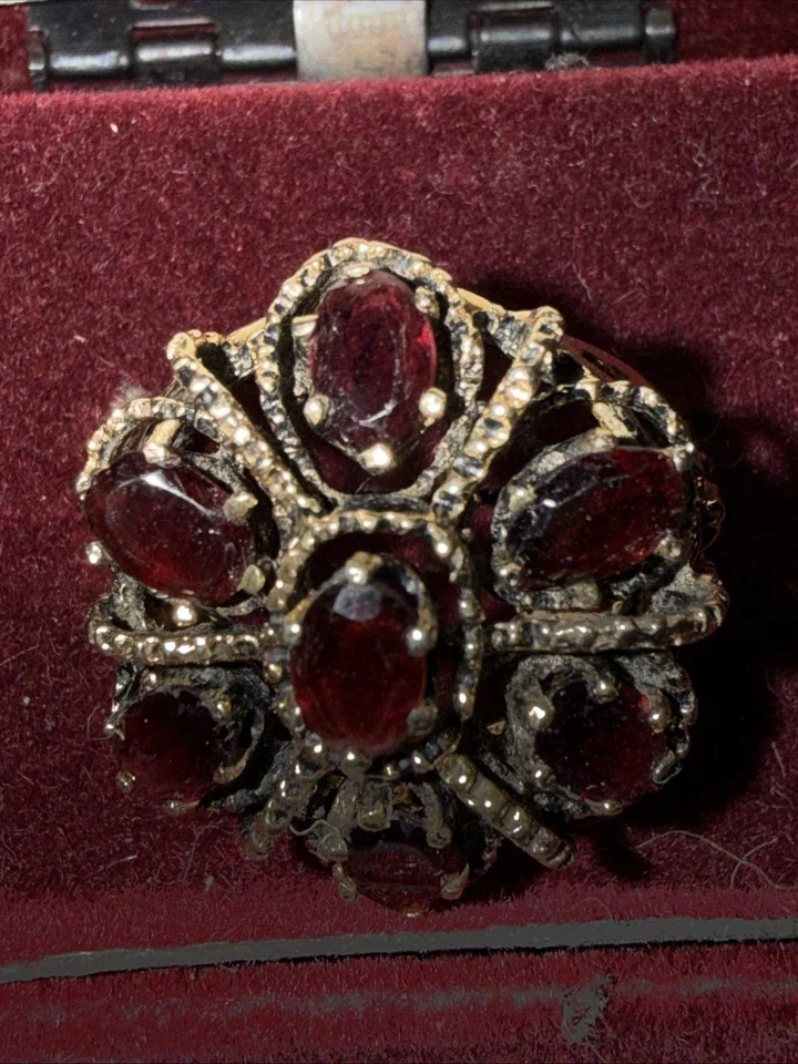 garnet_ring_3.webp