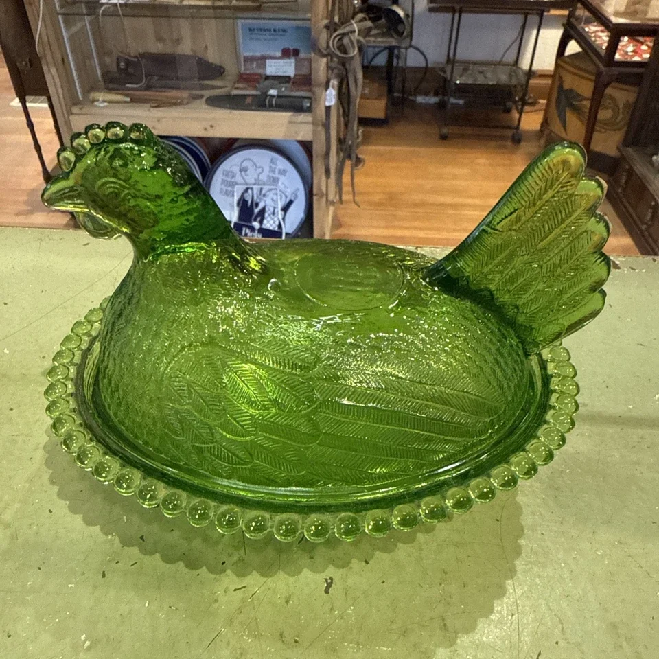emerald_hen_4.webp
