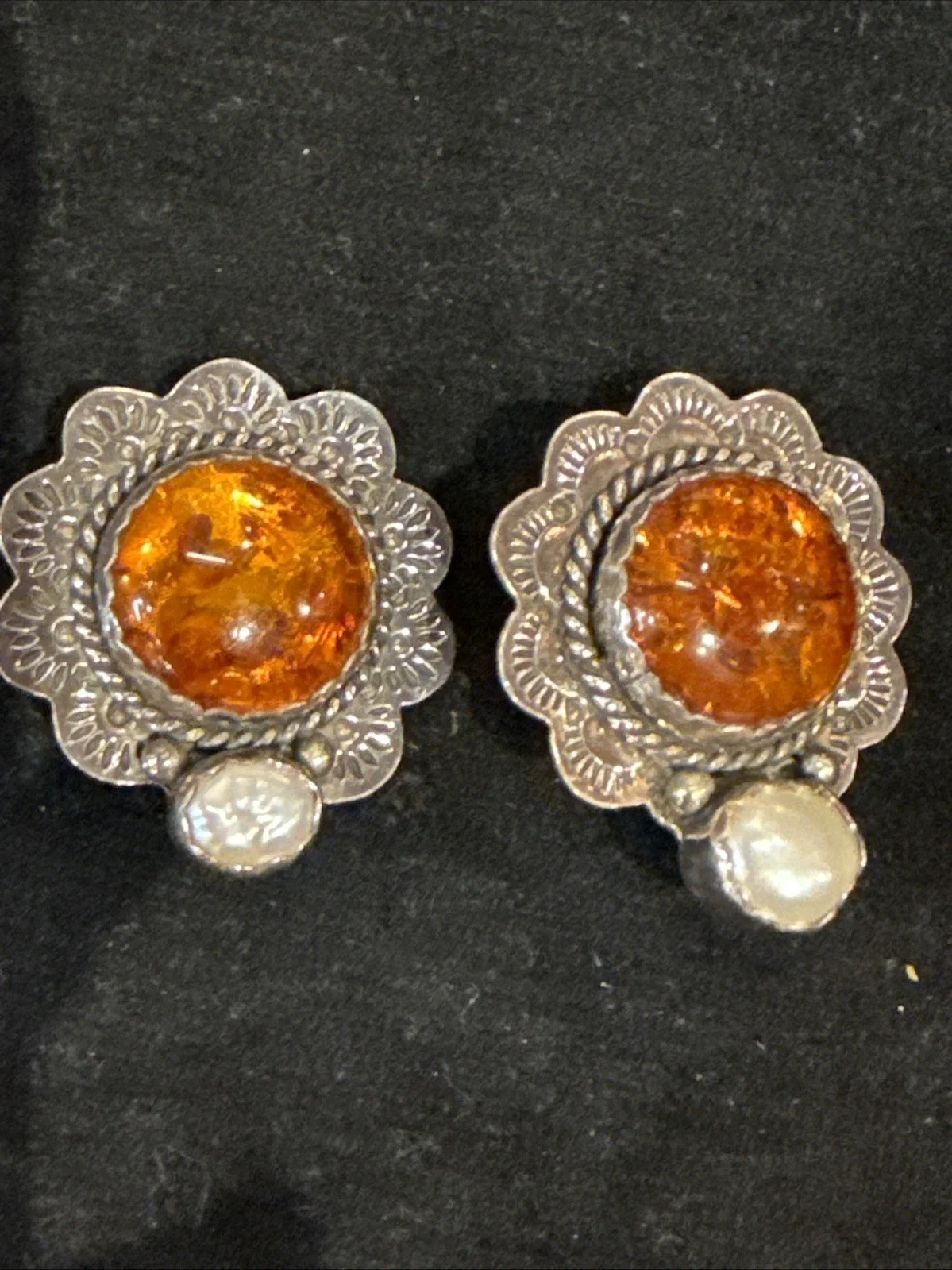 amber_earrings_1.webp