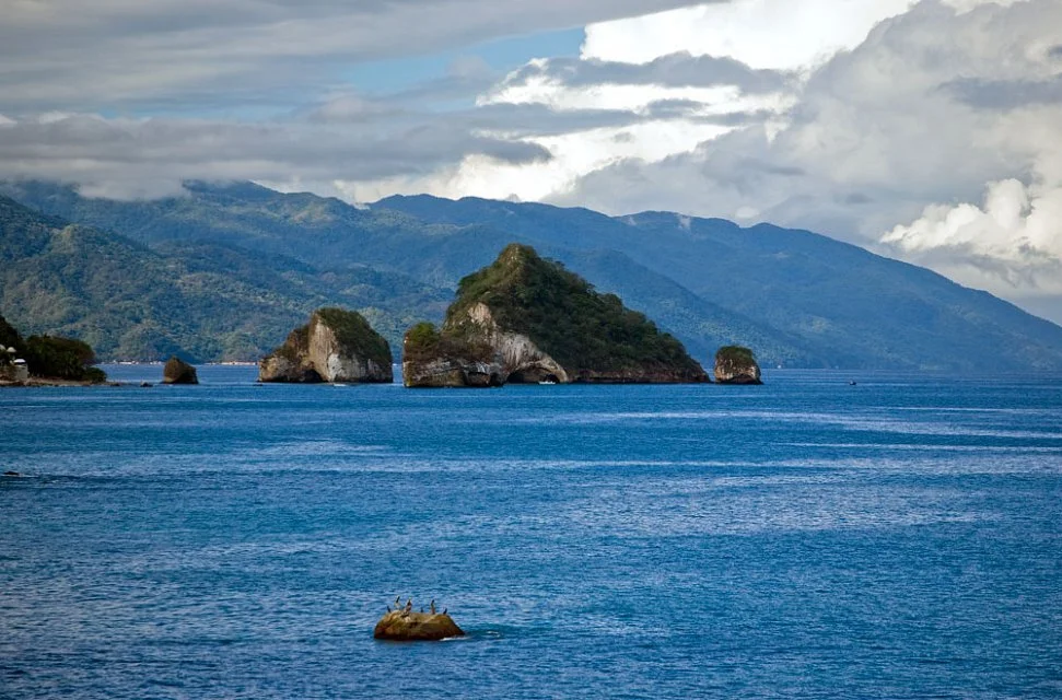 los-arcos-islands-puerto-vallarta-w1144h640.jpg