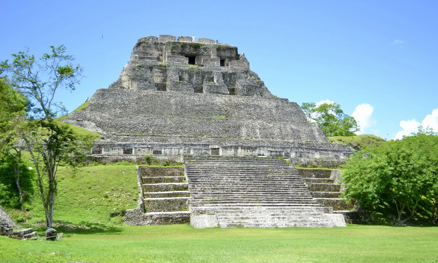 Xunantunich Maya ruins, El Castillo