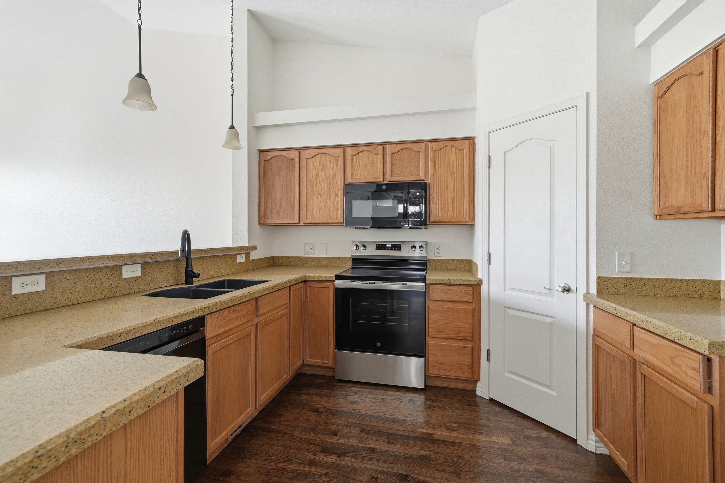 6471 Range Overlook Heights(MLS)-5.jpg