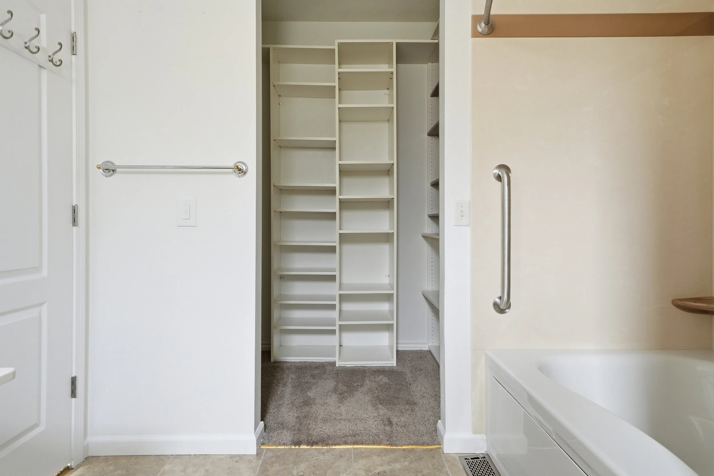 6471 Range Overlook Heights(MLS)-15.jpg