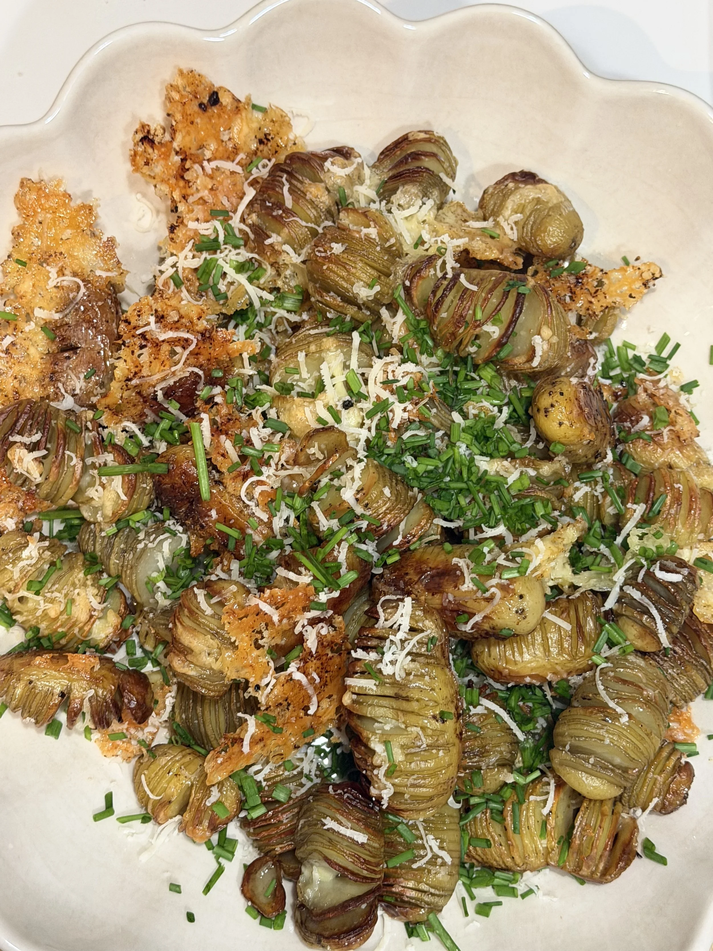 CHEESY HASSELBACK POTATOES “HASSELBACK POTATIS”