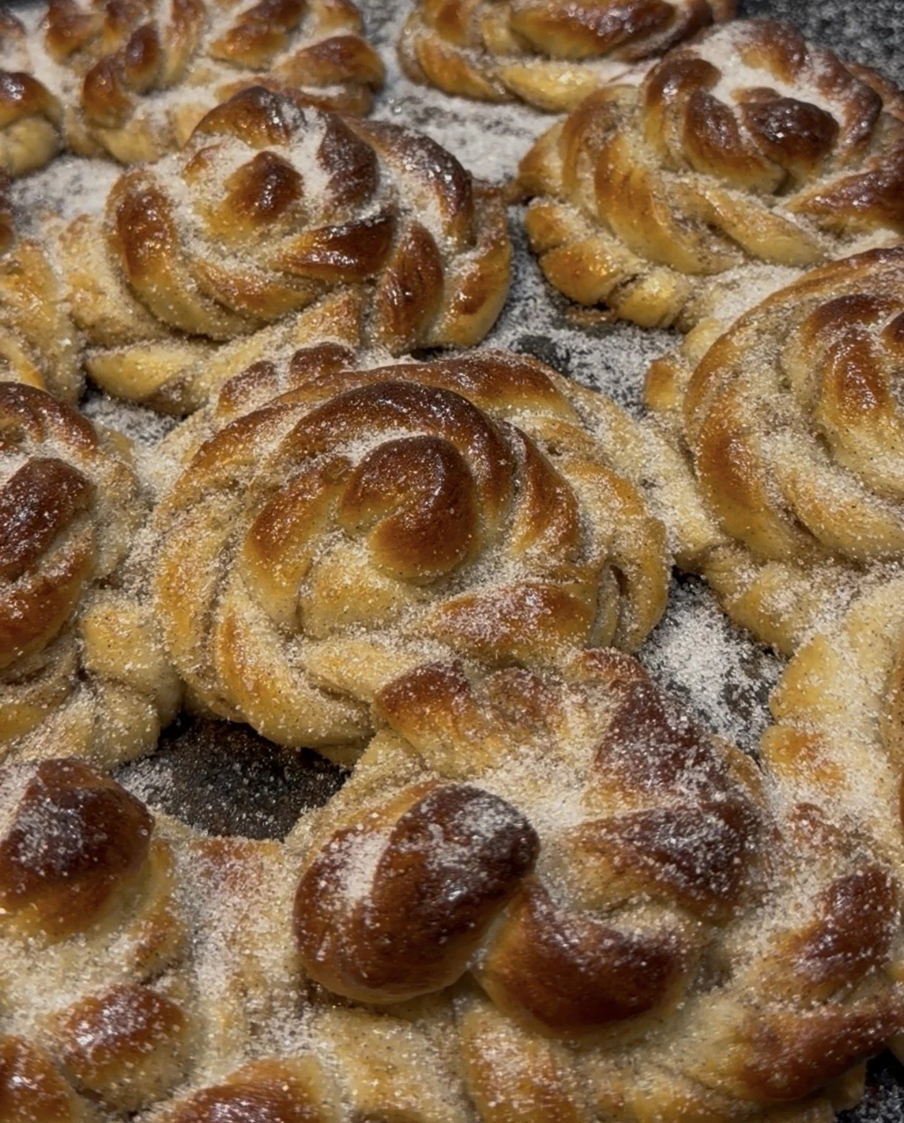 Swedish Cardamom Buns (Soft &amp; Fluffy Kardemummabullar)