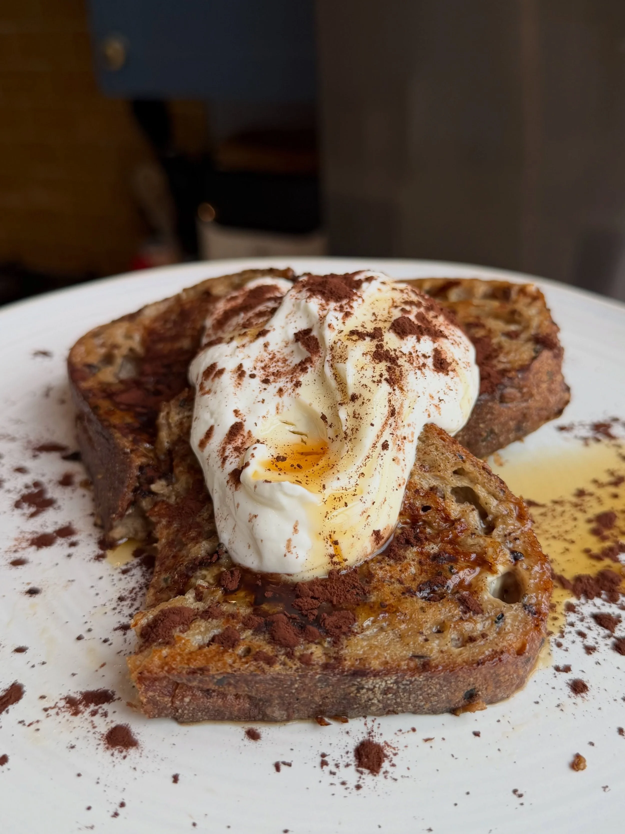 Tiramisu french toast from the new @emthenutritionist cookbook 😍 I&rsquo;d never made french toast before but it&rsquo;s so much easier than I thought?! 

With extra maple syrup ofcourse! 🍁

#frenchtoast #tiramisufrenchtoast #sogoodexpress