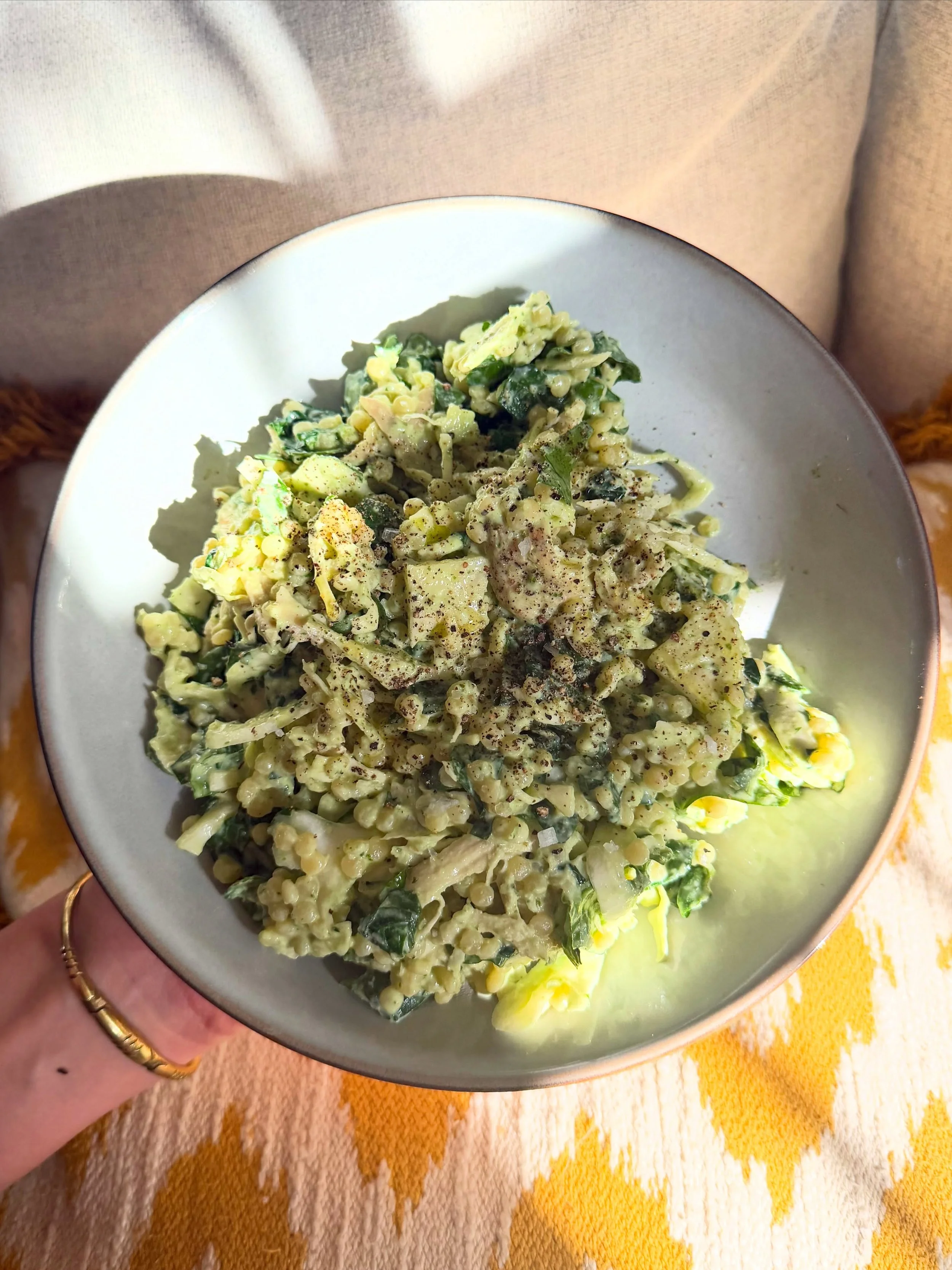 The perfect summer dinner!! Chicken and couscous with white cabbage and a basil dressing 😍

Serves 2 people

1/2 white cabbage, finely sliced
100g spinach, chopped 
2 cooked chicken breasts, shredded
150g giant couscous (uncooked) 
1 pot vegetable s