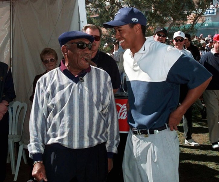 Charlie Sifford with a young Tiger Woods in 1998 at Nissan Open