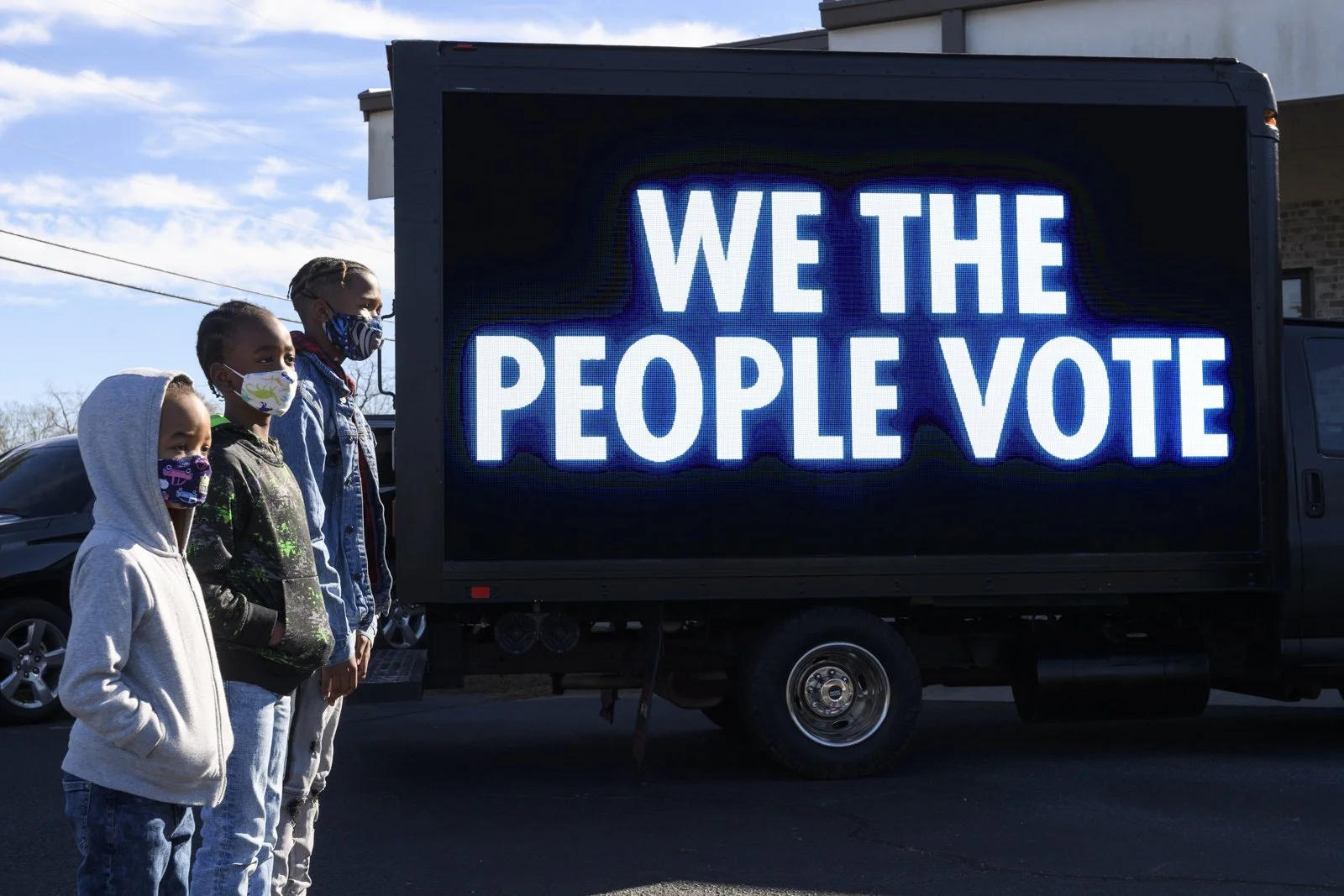 YOU VOTE
© 2020 Jenny Holzer, ARS
Photo: Filip Wolak