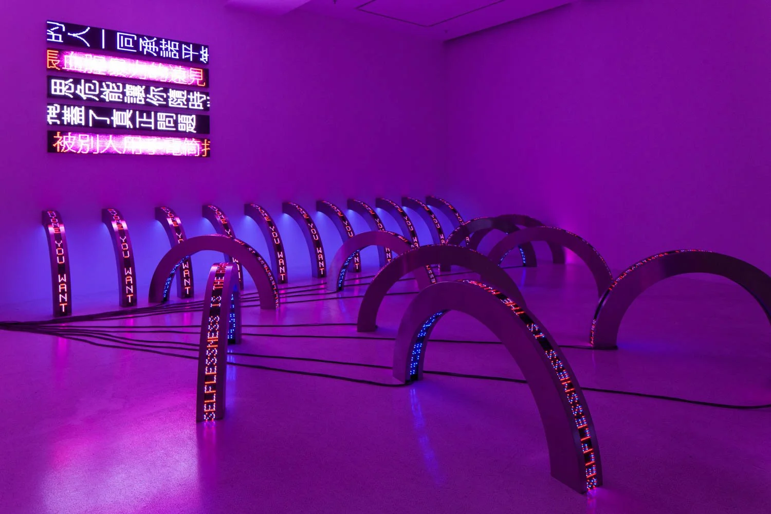 Site: Pearl Lam Galleries, Hong Kong
September 19–November 2, 2013
Text: Survival, 1983–85; Truisms, 1977–79
Photo: Collin LaFleche