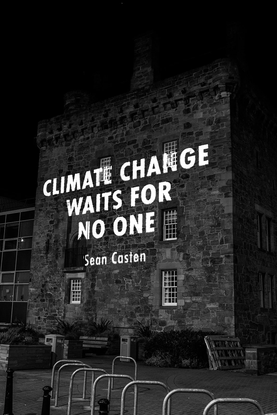 HURT EARTH, 2021
Light projection
Merchiston Tower, Edinburgh, Scotland
Text: Sean Casten, “Climate Change Waits for No One,” USCongressional hearing, February 14, 2019
© 2021 Jenny Holzer, member Artists Rights Society (ARS), NY
Photo: Ryan Buchanan
