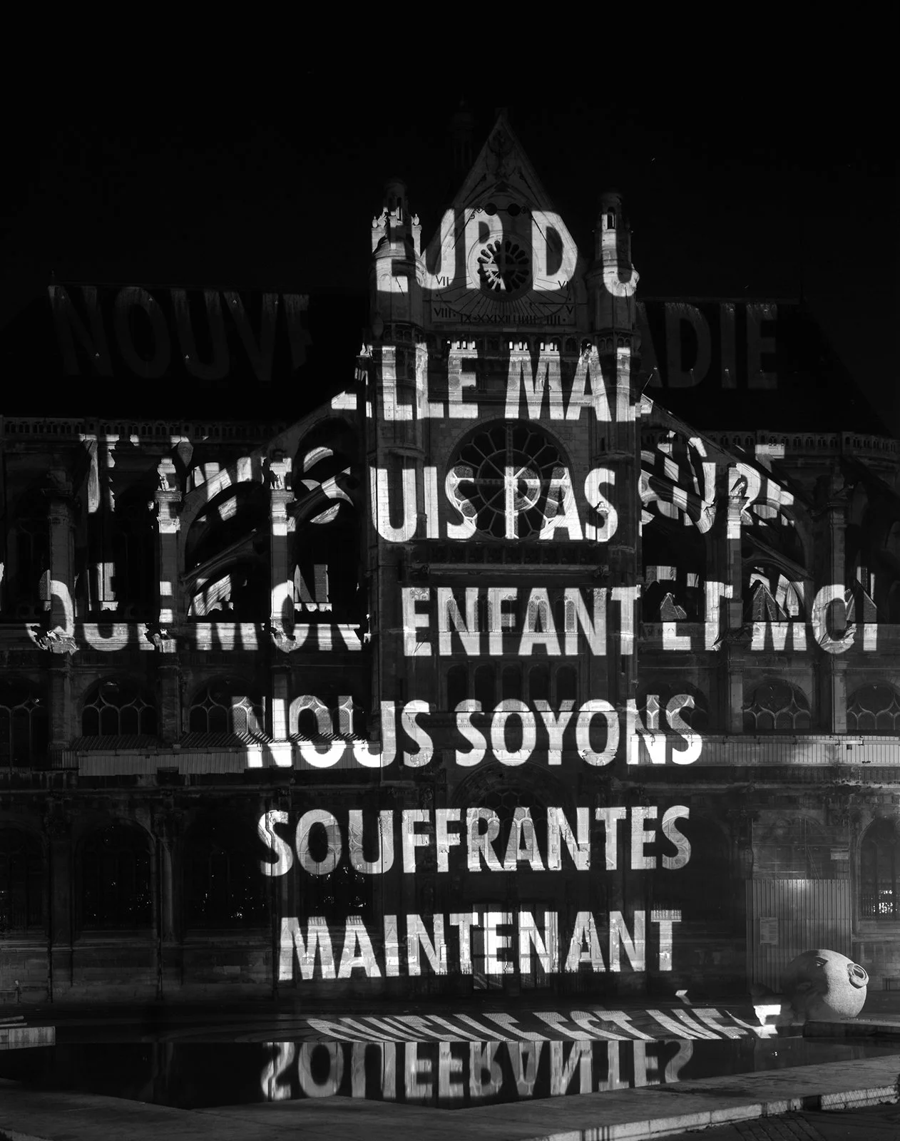 Site: Eglise Saint-Eustache, Paris
November 3, 2001
Text: Mother and Child, 1990
Projection: FX Productions; Charles Passarelli; Laurent Benetiere
Photo: Attilio Maranzano