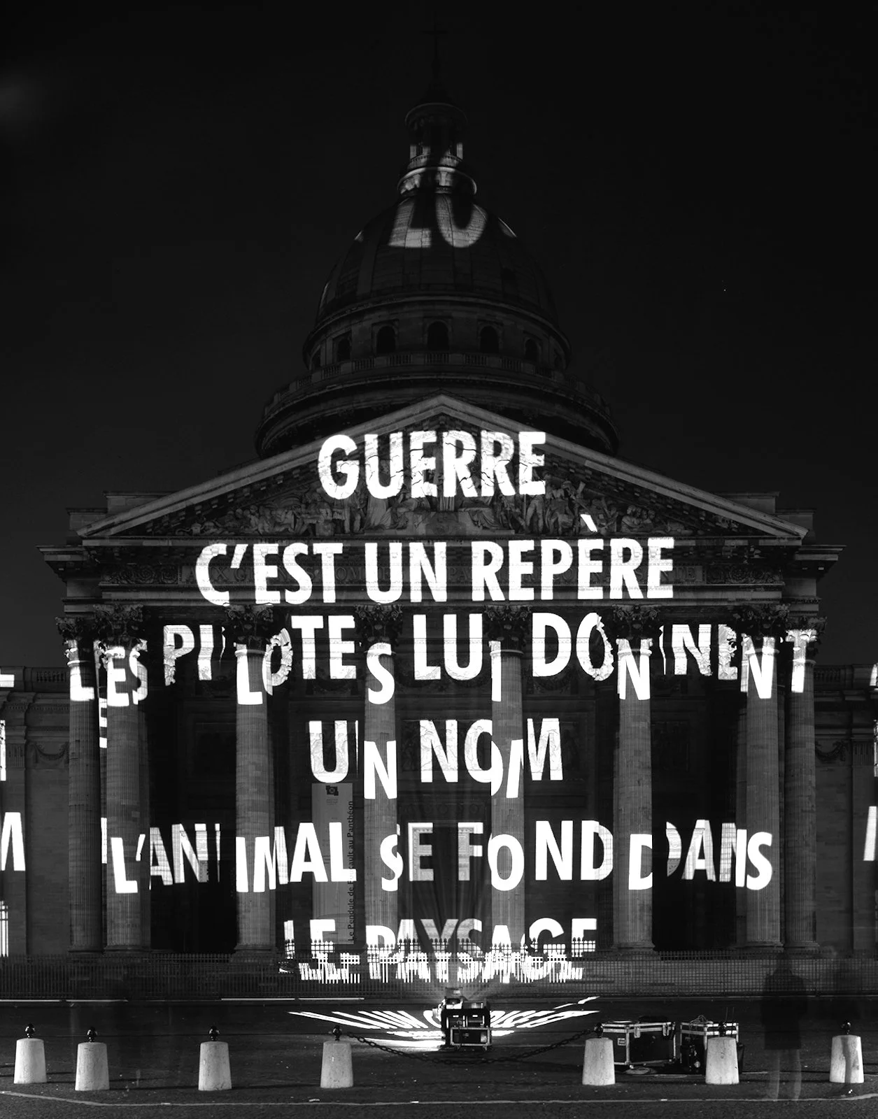 Site: Panthéon, Paris
November 4, 2001
Text: War, 1992
Projection: FX Productions; Charles Passarelli; Laurent Benetiere
Photo: Attilio Maranzano
