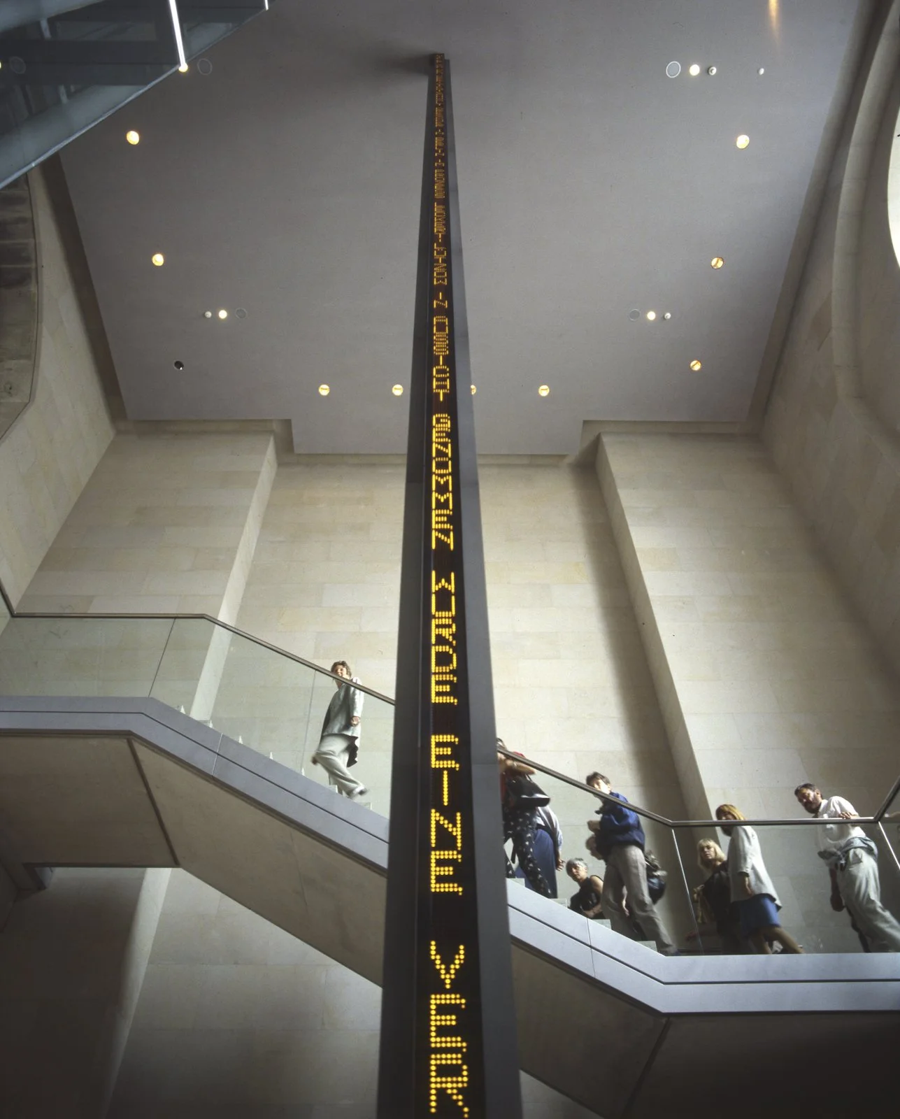 Site: Bundestag, Berlin
April 14, 1999–
Text: Selections from German parliamentary speeches, 1871–1992
Photo: Uwe Walter
