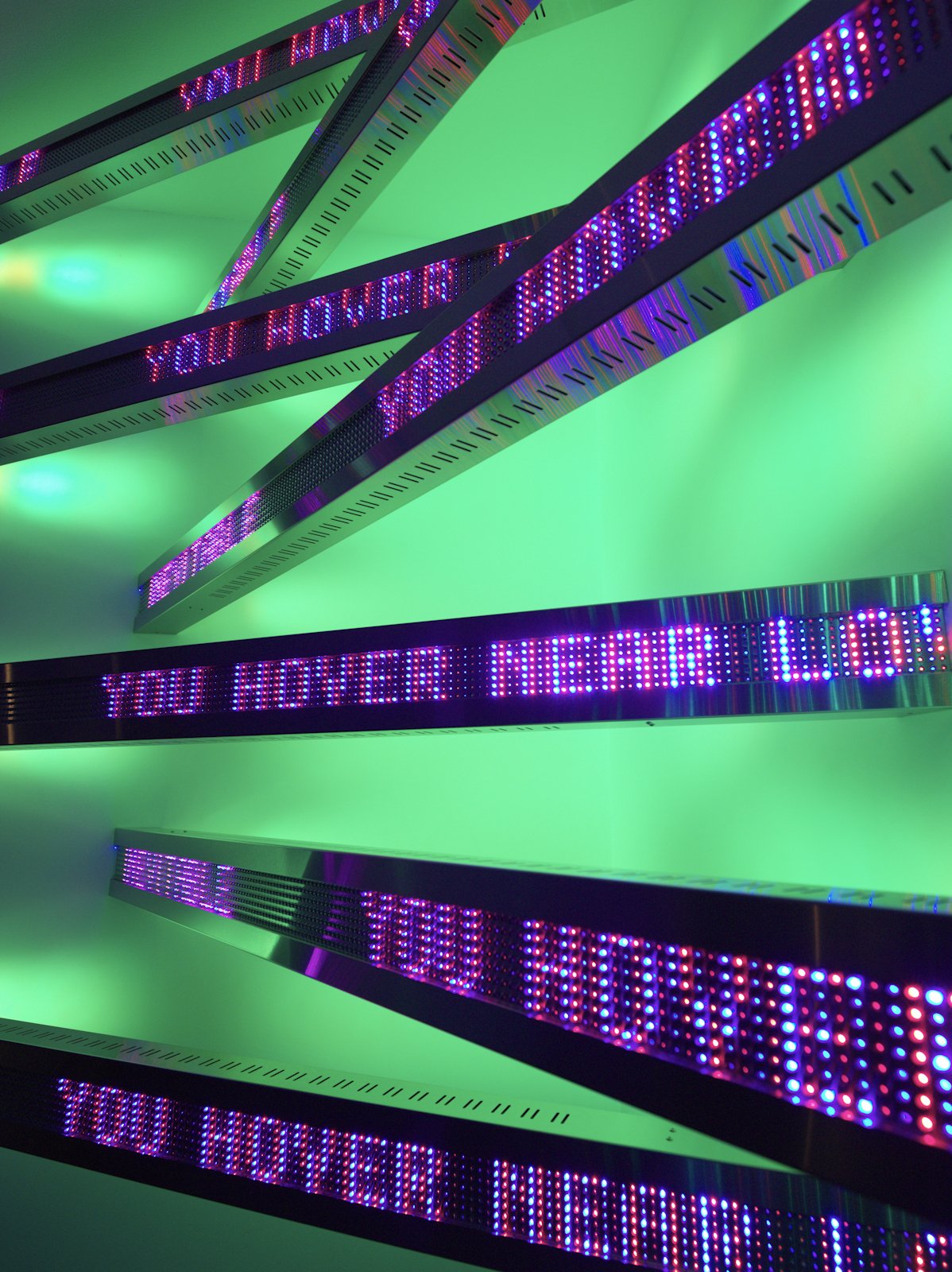 Site: Kukje Gallery, Seoul
September 8–October 16, 2011
Text: Survival, 1983–85
Photo: Sang Tae Kim