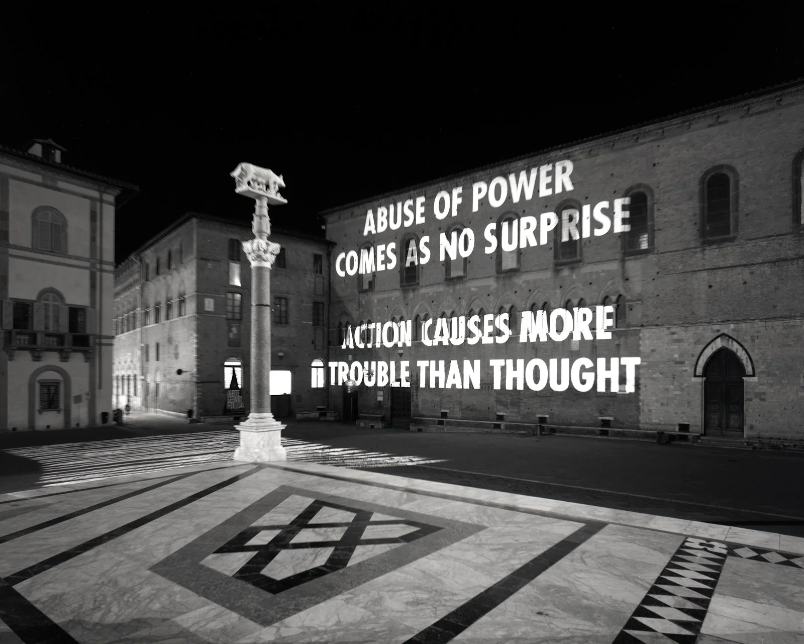 Site: Santa Maria della Scala, Piazza Duomo, Siena, Italy
February 28–May 24, 2009
Text: Truisms, 1977–79
Projection: FX Productions; Charles Passarelli
Photo: Attilio Maranzano