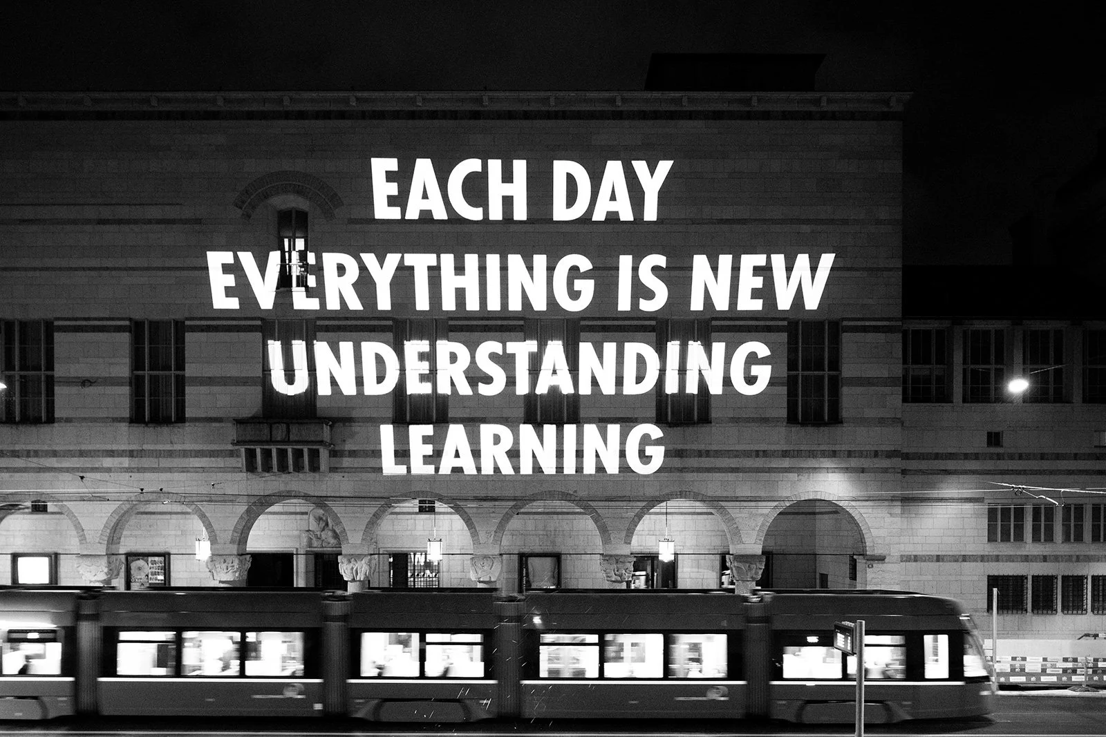 LOUISE BOURGEOIS X JENNY HOLZER PROJECTIONS,2022
Light projection
Kunstmuseum Basel, Switzerland
Text: Excerpts from Louise Bourgeois’s personal writings, usedwith permission of the Louise Bourgeois Archive and © TheEaston Foundation / Licensed by VA